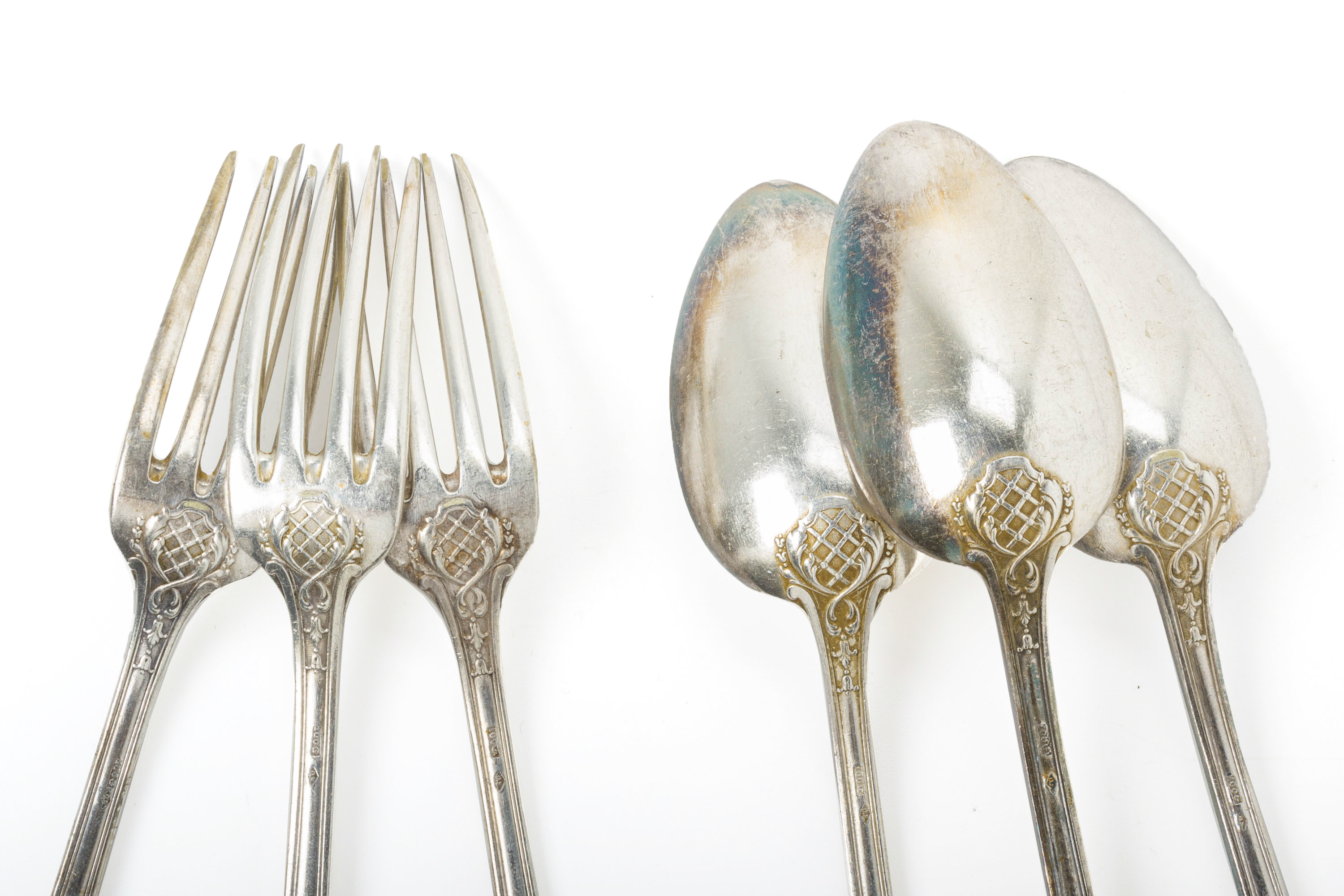 A SET OF FRENCH SILVER PLATED TABLE FORKS AND SPOONS - Image 2 of 3