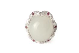 A WHITE JADE, RUBY AND DIAMOND RING