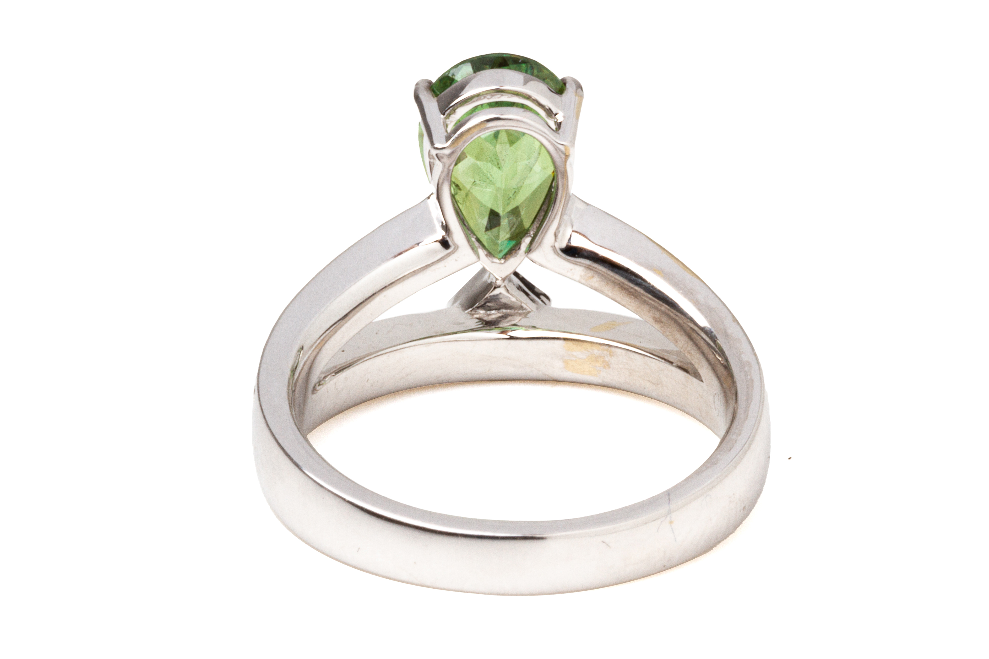 A DEMANTOID GARNET AND DIAMOND RING - Image 3 of 4