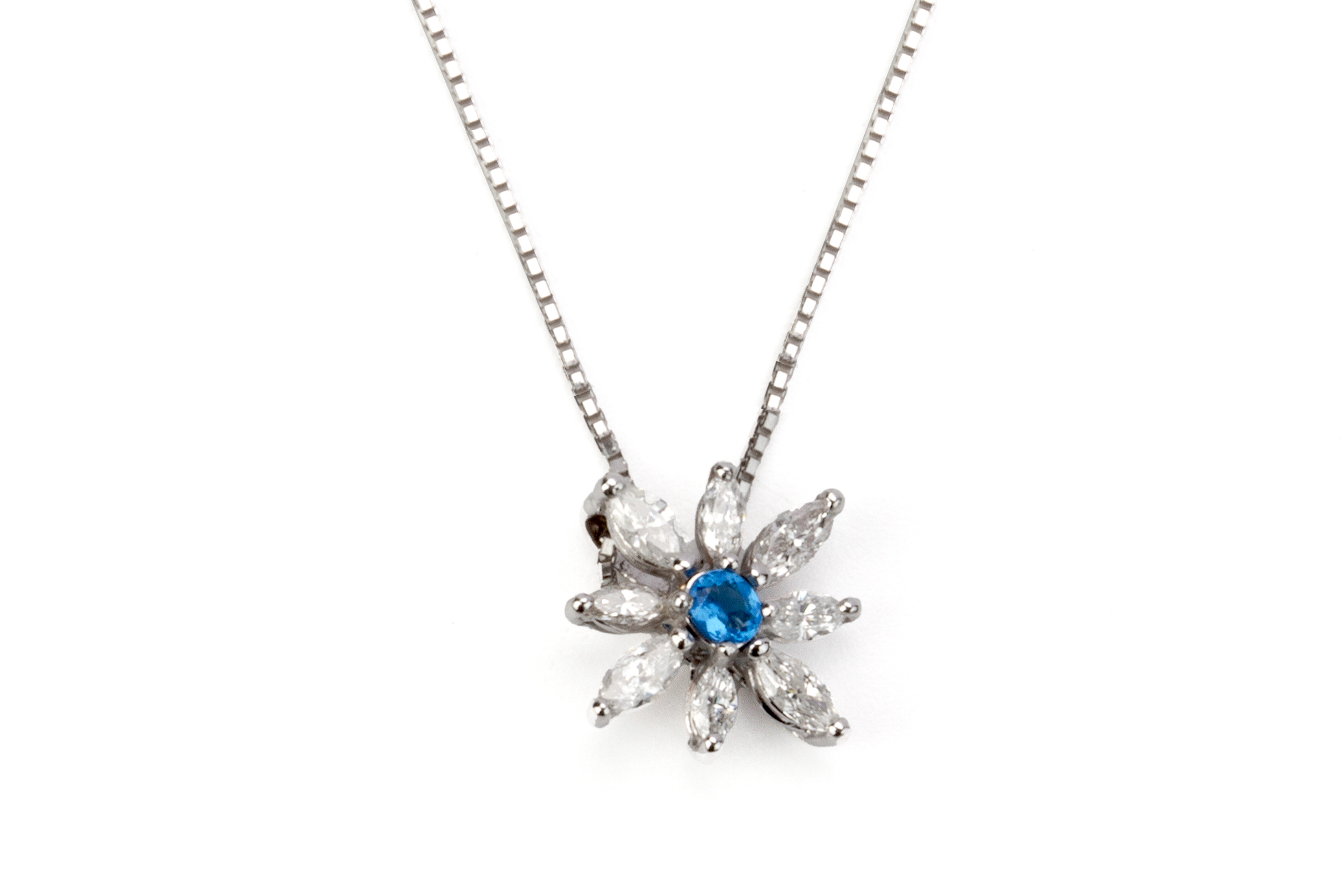 A HAUYNE AND DIAMOND PENDANT WITH ADJUSTABLE CHAIN