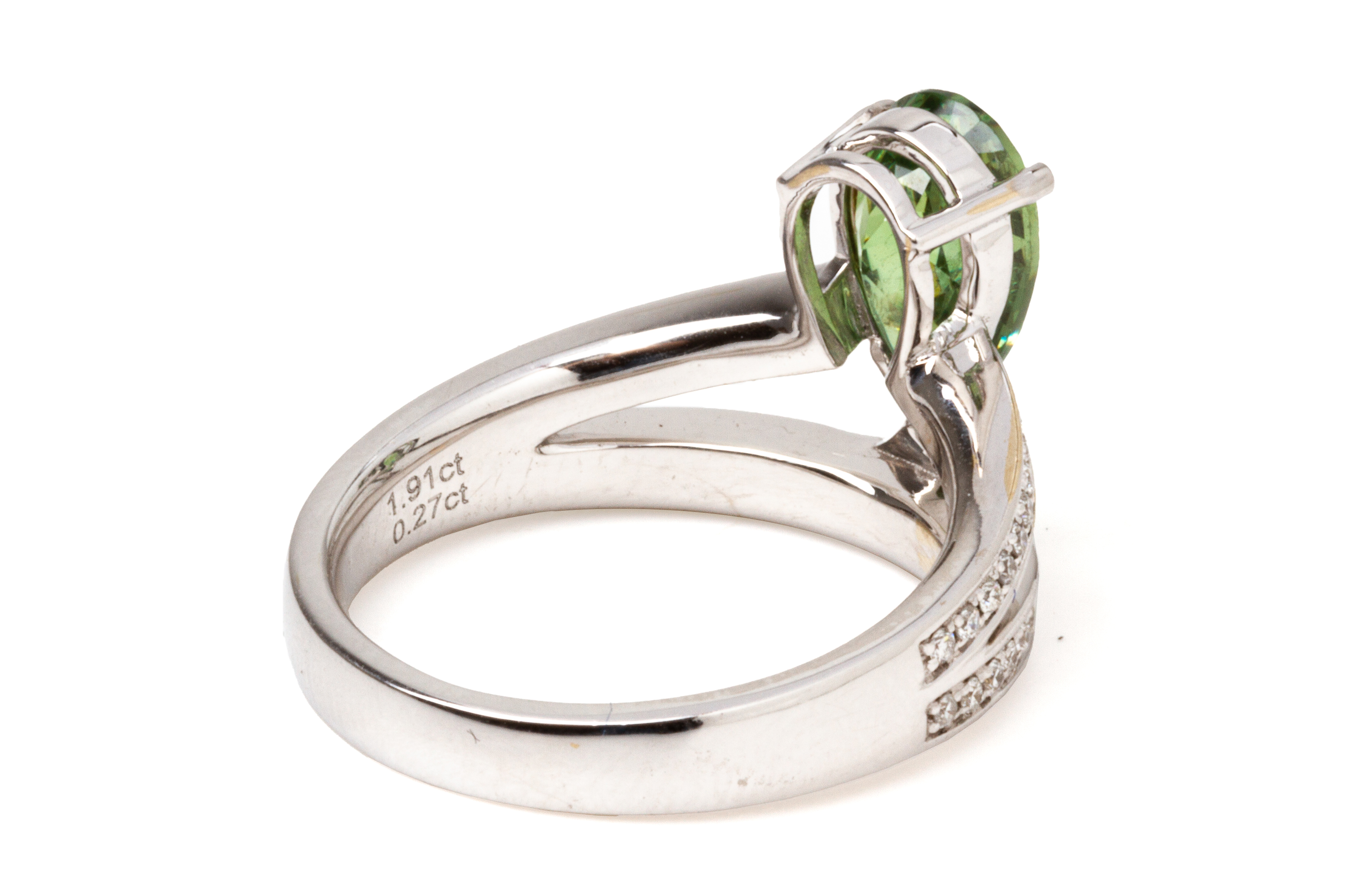 A DEMANTOID GARNET AND DIAMOND RING - Image 4 of 4