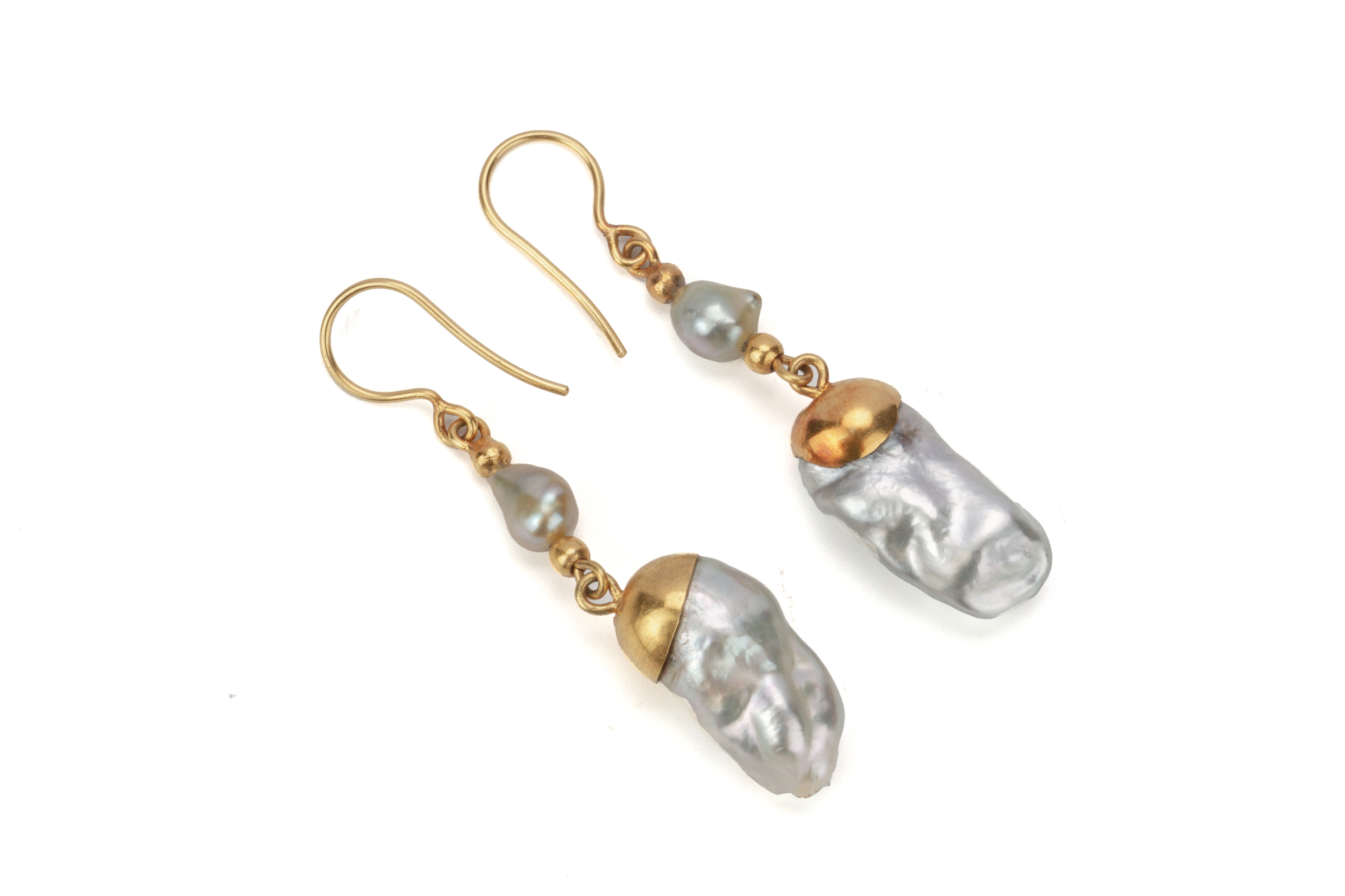 THREE PAIRS OF BAROQUE PEARL EARRINGS BY MALI PEARLS - Image 3 of 3