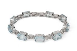 AN ART DECO STYLE AQUAMARINE AND DIAMOND BRACELET