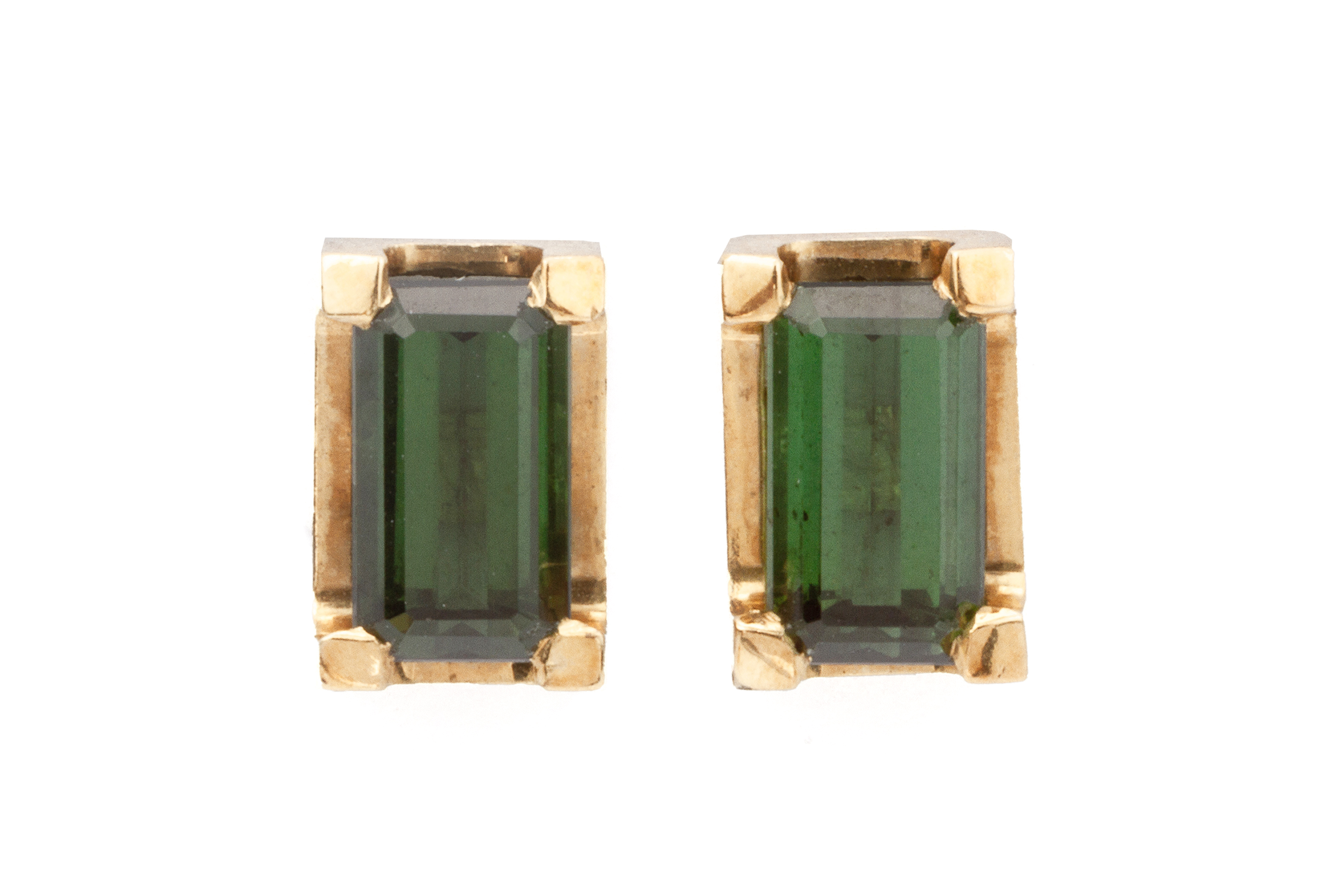 A GREEN TOURMALINE RING AND EARRINGS SET - Image 3 of 4