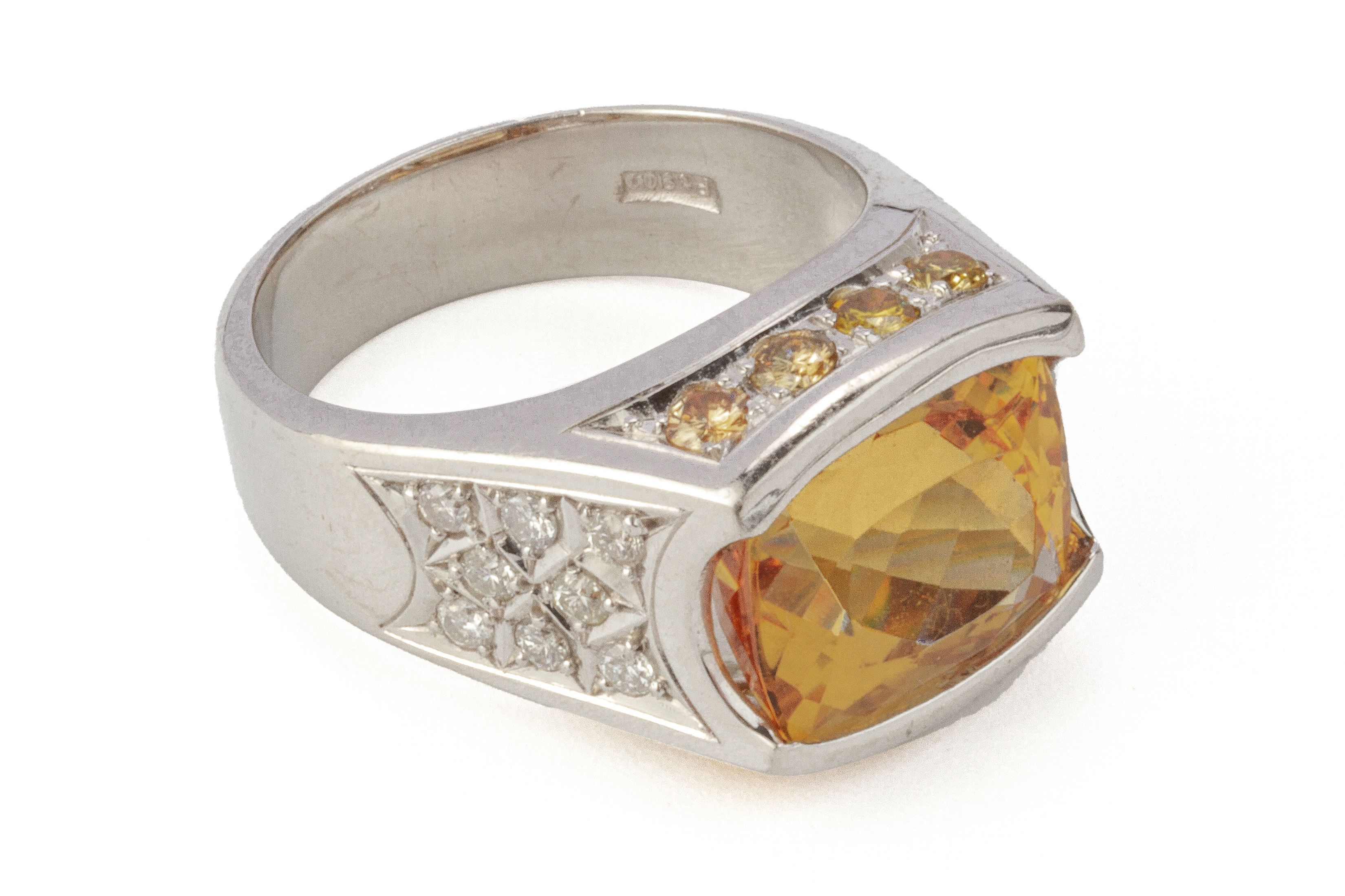 A IMPERIAL TOPAZ AND DIAMOND RING - Image 2 of 3