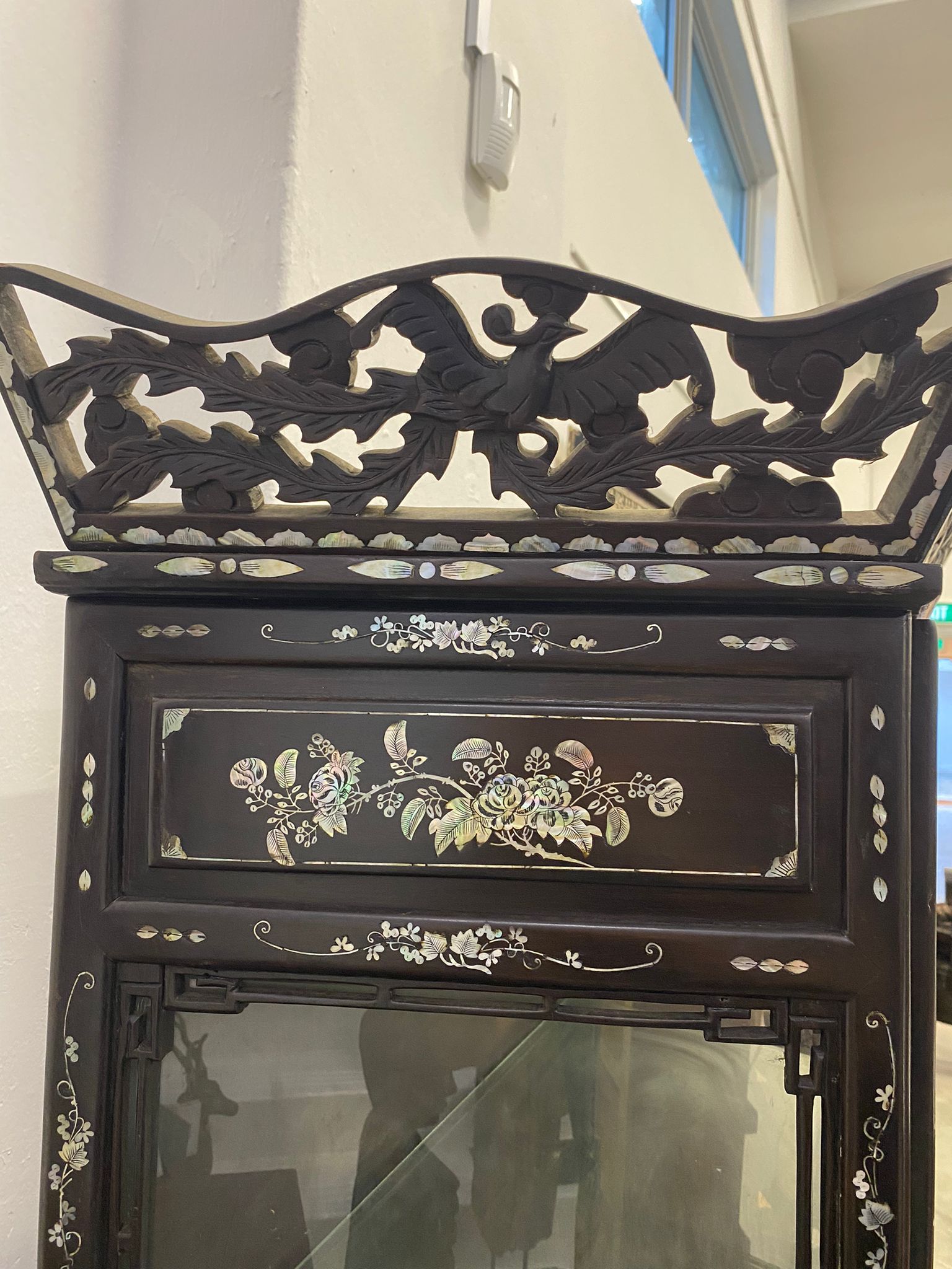 A GLAZED MOTHER OF PEARL INLAID DISPLAY CABINET - Image 7 of 13