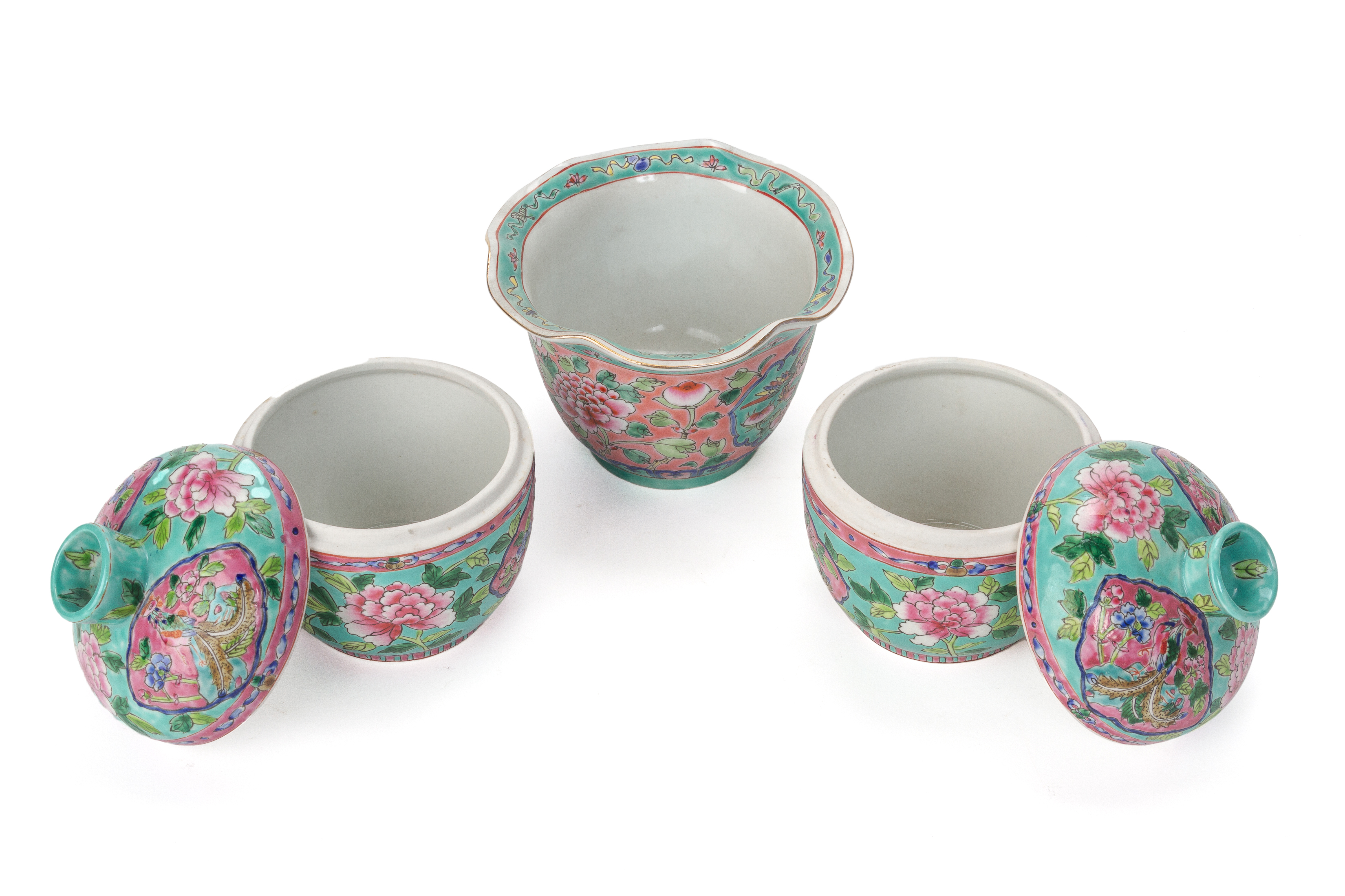 A GROUP OF MODERN PERANAKAN STYLE CHUPUS AND A FINGER BOWL - Image 3 of 3