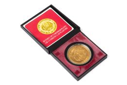 A SINGAPORE $500 1975 10TH ANNIVERSARY GOLD COIN
