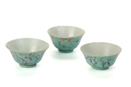 A GROUP OF THREE TURQUOISE GROUND DAYAZHAI STYLE TEA BOWLS