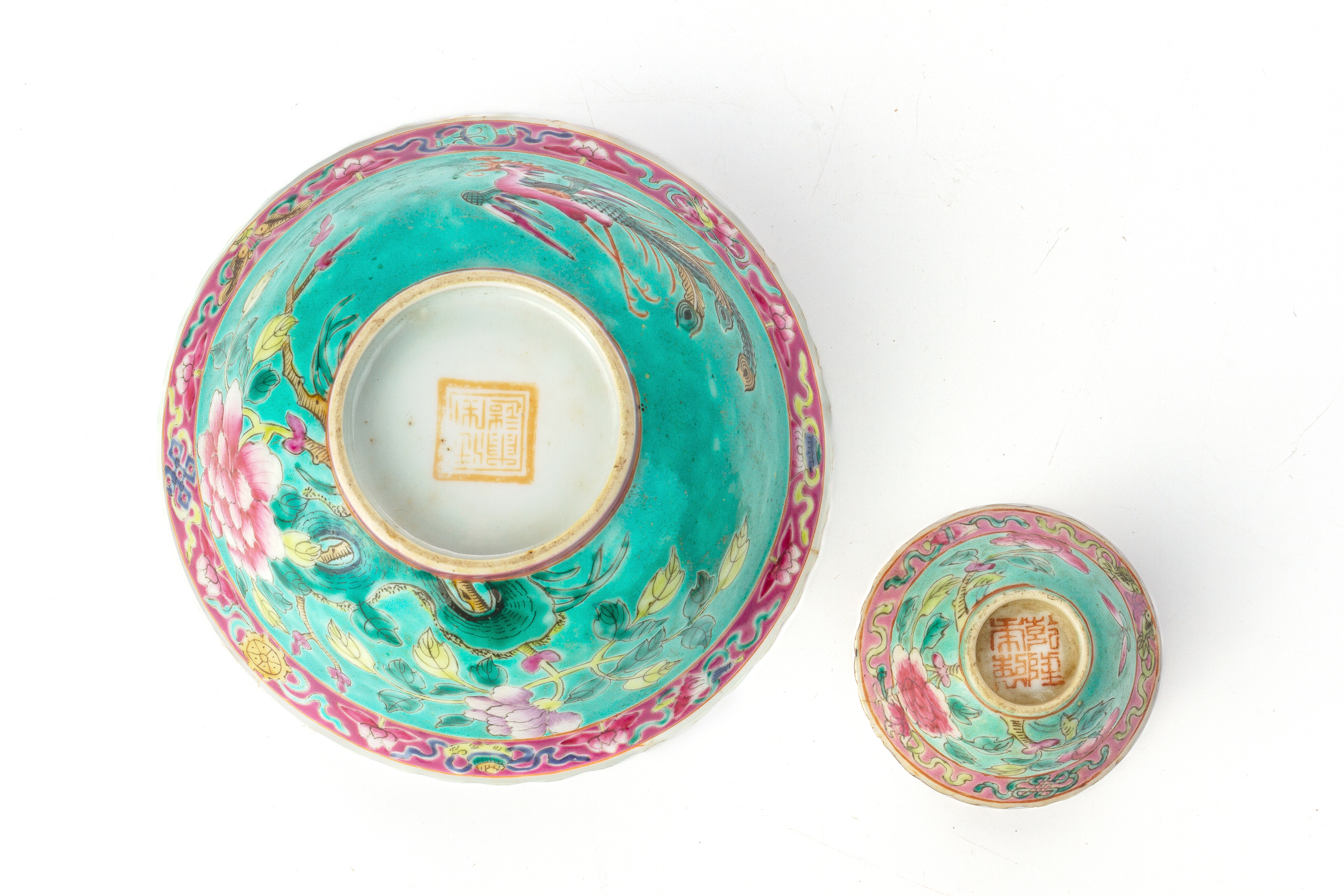 A TURQUOISE GROUND FAMILLE ROSE BOWL AND TEA BOWL - Image 3 of 3