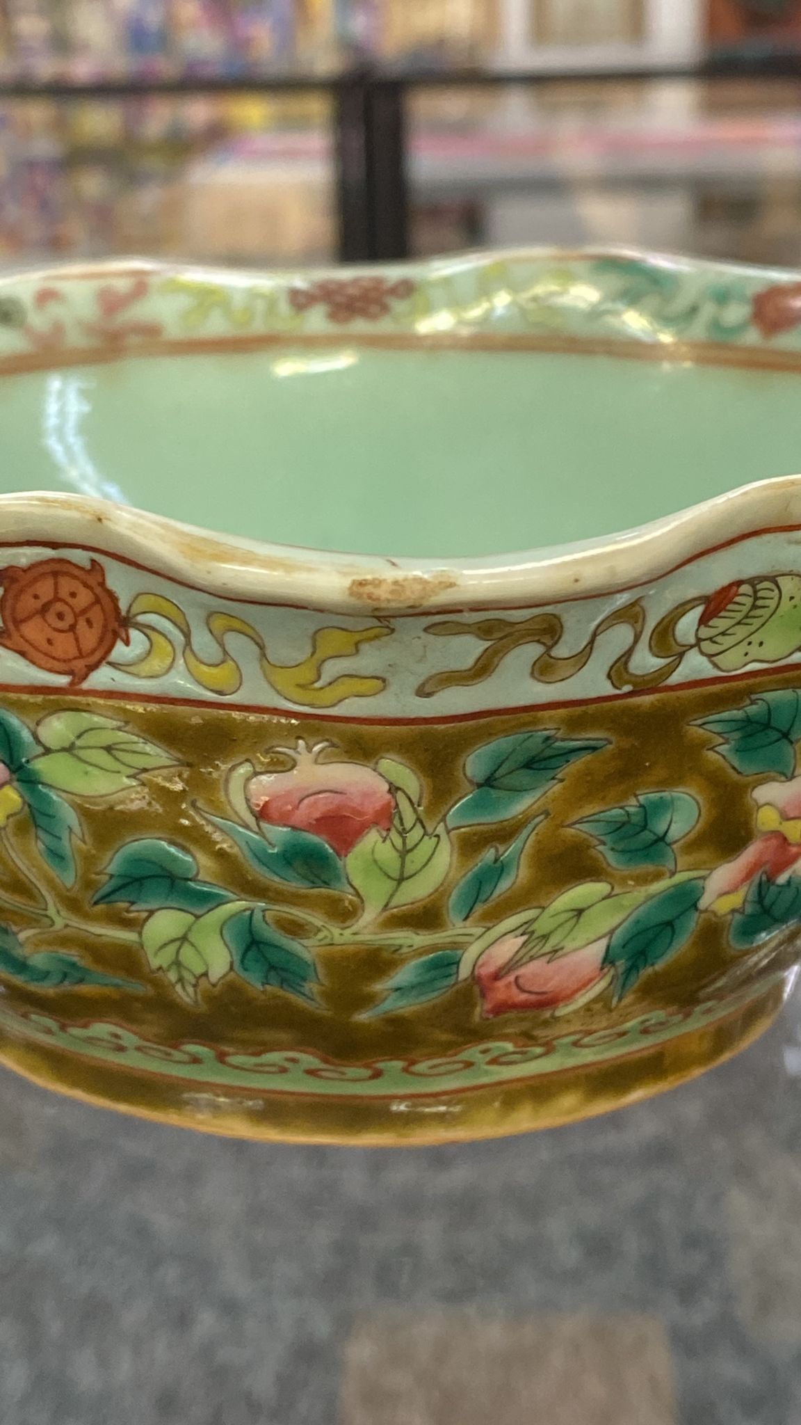 AN OLIVE GREEN CELADON GROUND 'PEONY' OFFERING BOWL - Image 4 of 6