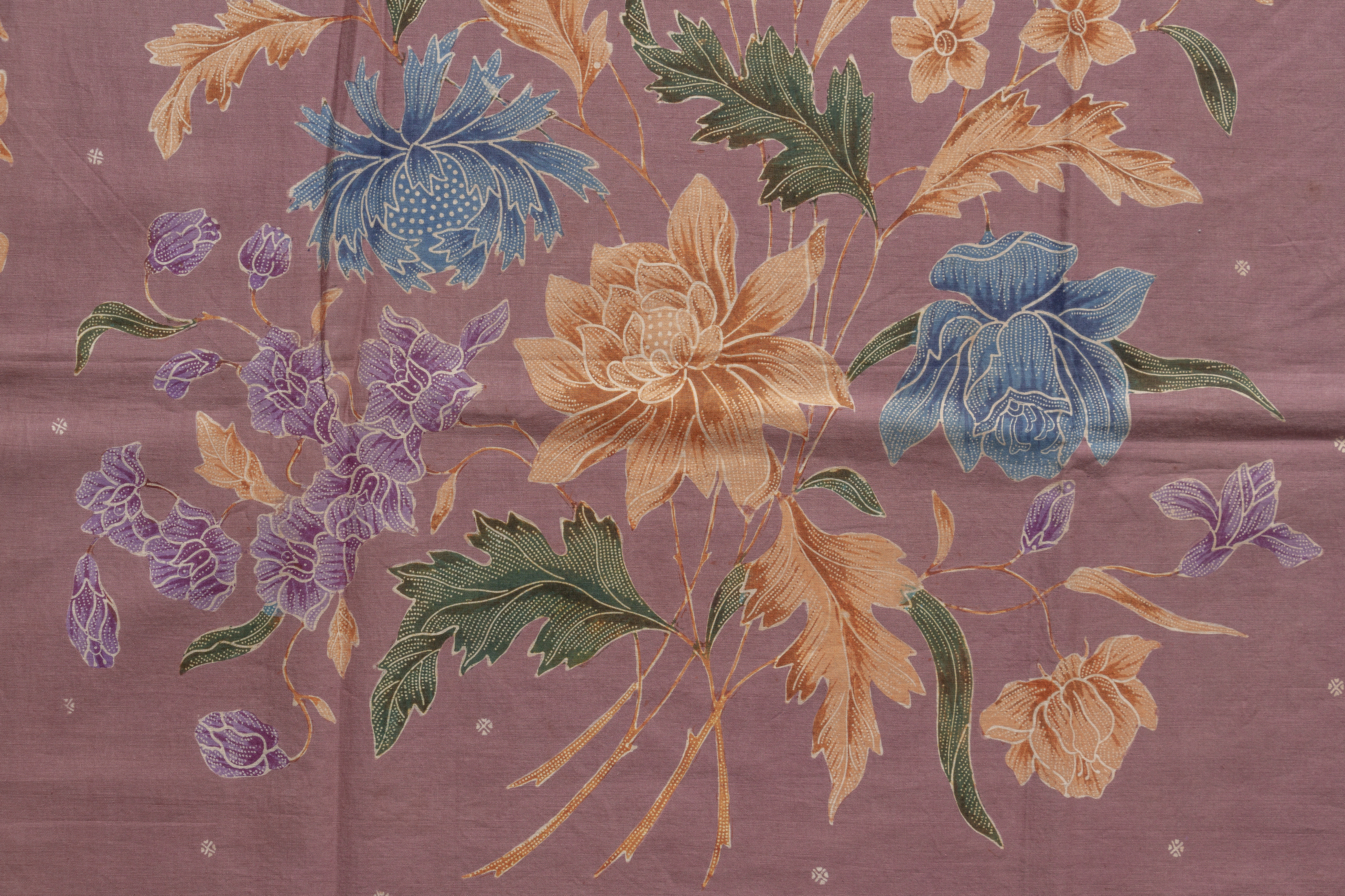 A SIGNED BATIK FLORAL SARONG - Image 2 of 3