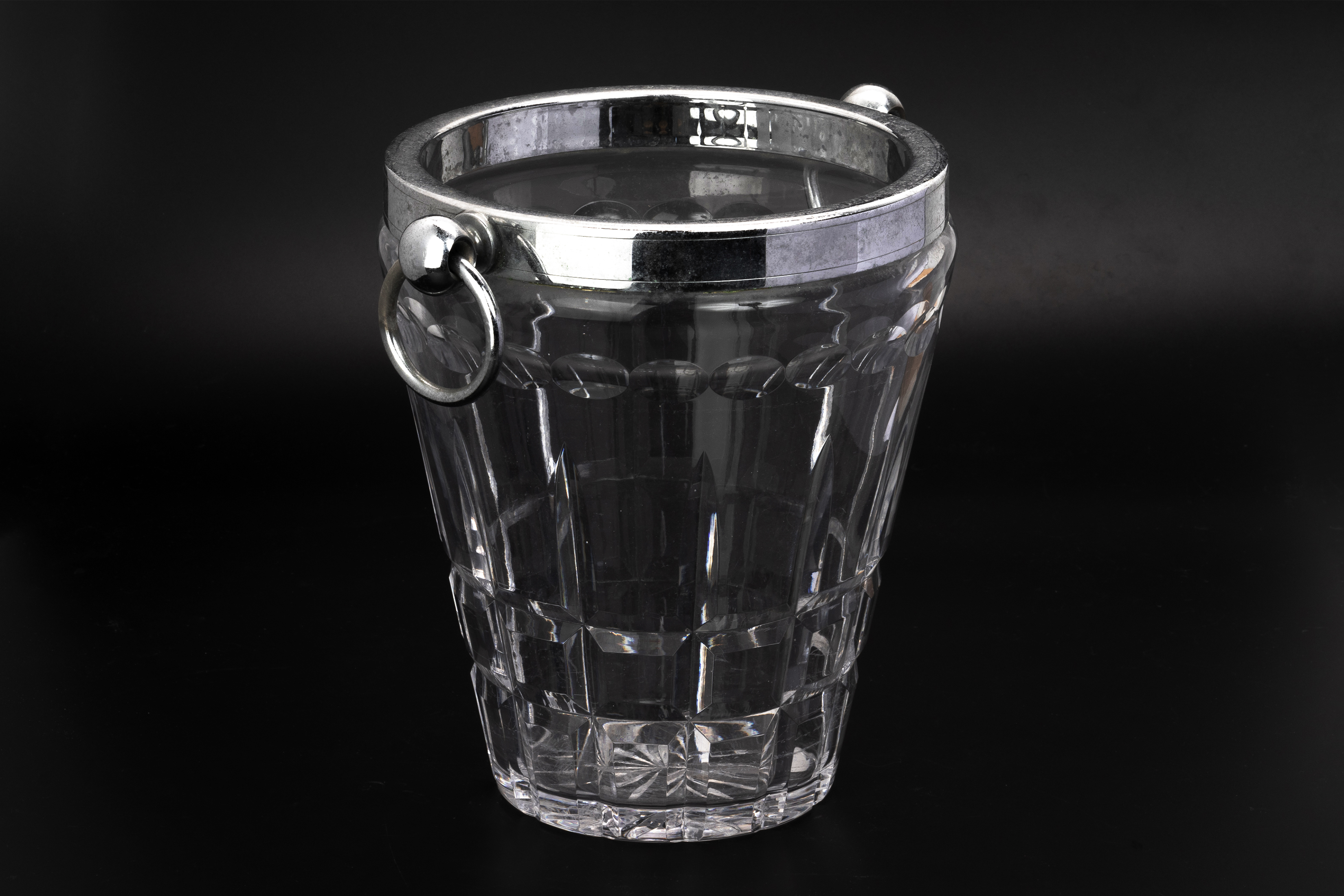 A TWIN HANDLED CUT CRYSTAL WINE COOLER - Image 2 of 3