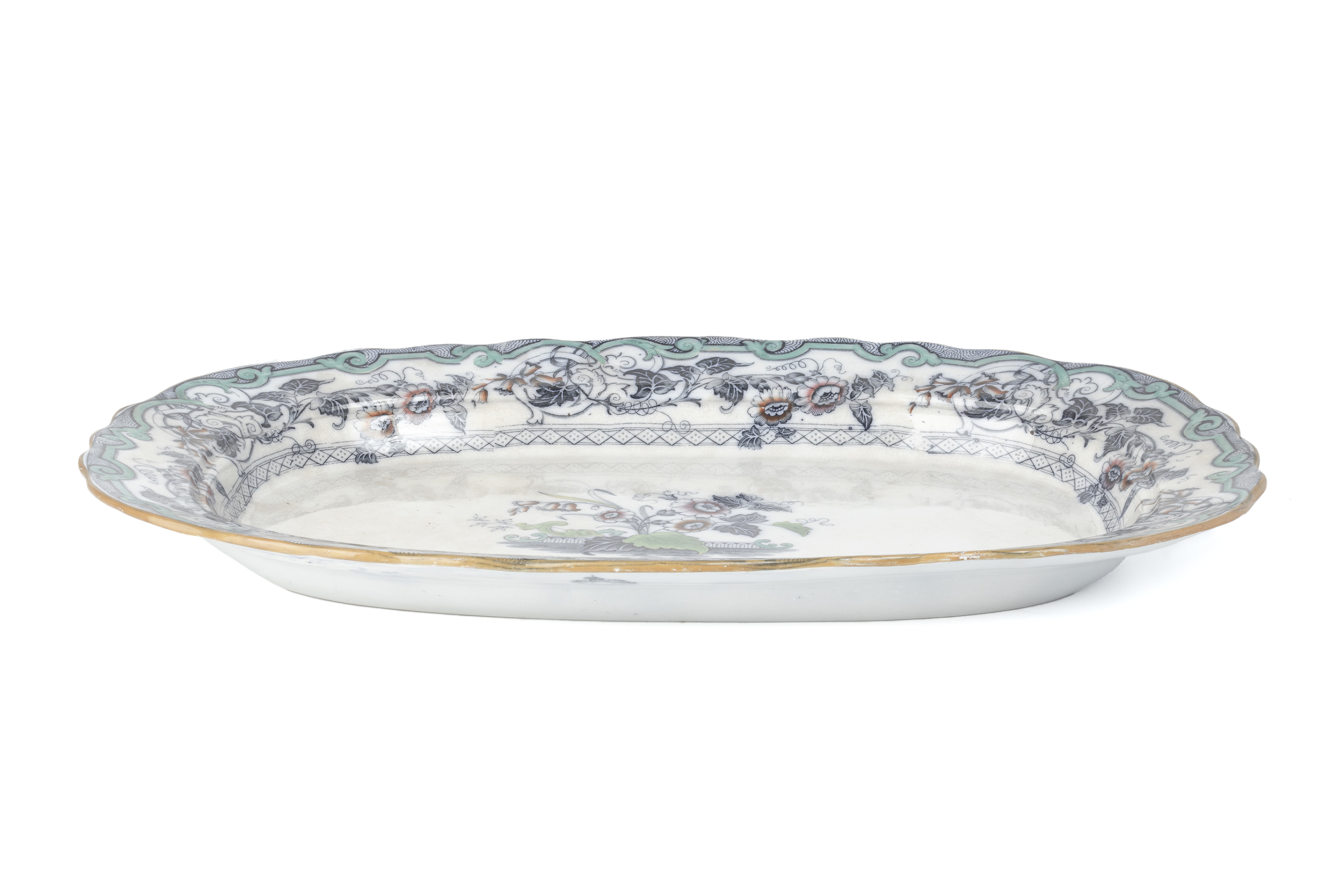 A VERY LARGE VICTORIAN OVAL MEAT DISH - Image 2 of 4