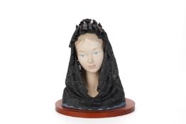 A LLADRO PORCELAIN BUST OF A LADY IN A BLACK VEIL