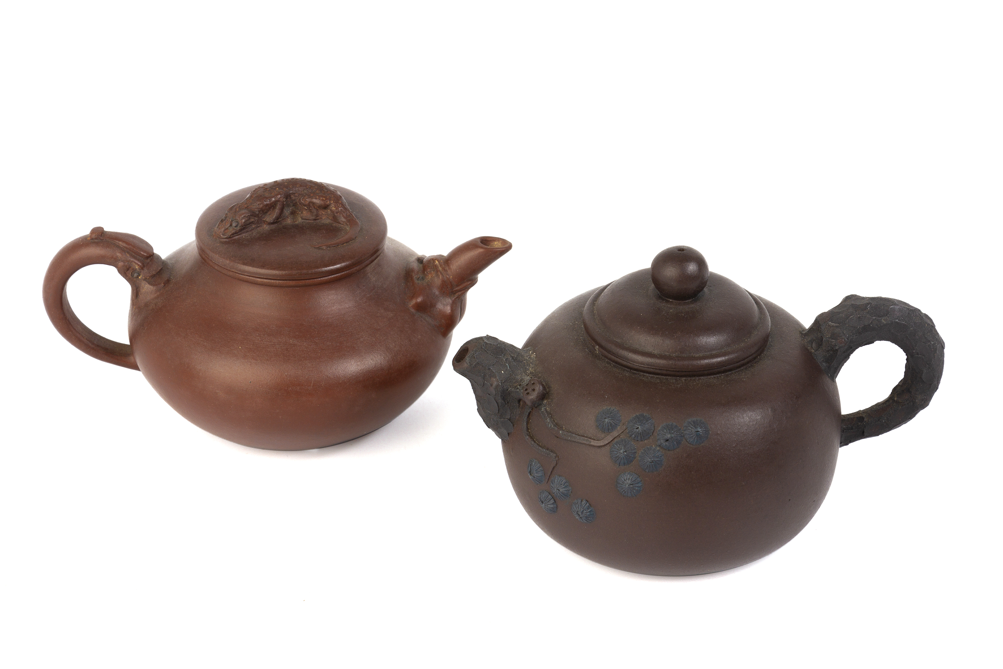 A GROUP OF FOUR YIXING POTTERY TEAPOTS - Image 2 of 3