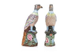 A PAIR OF FAMILLE ROSE PORCELAIN MODELS OF PHEASANTS