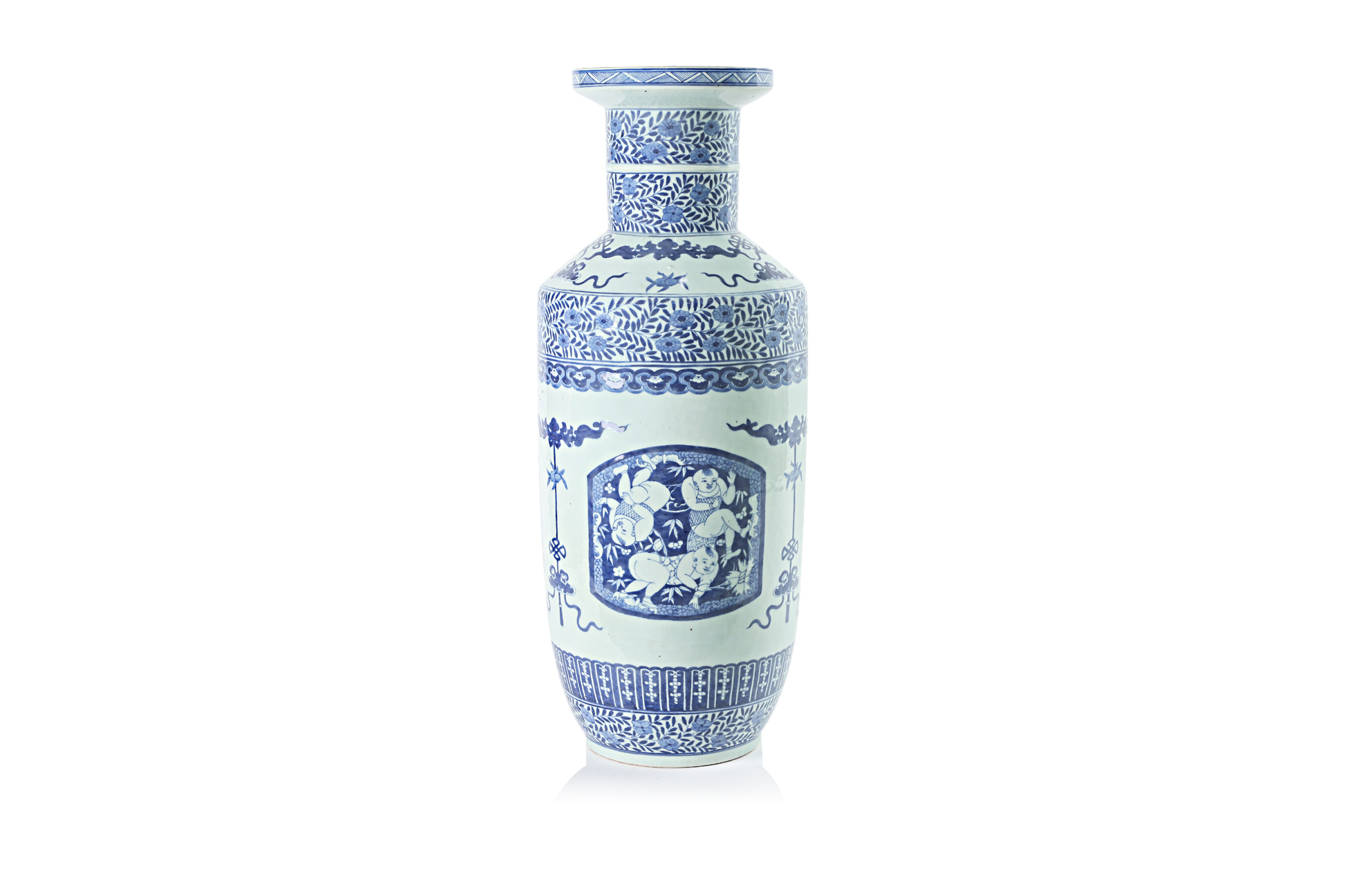 A LARGE BLUE AND WHITE PORCELAIN ROULEAU VASE - Image 2 of 4