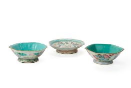 THREE FAMILLE ROSE PORCELAIN FOOTED BOWLS