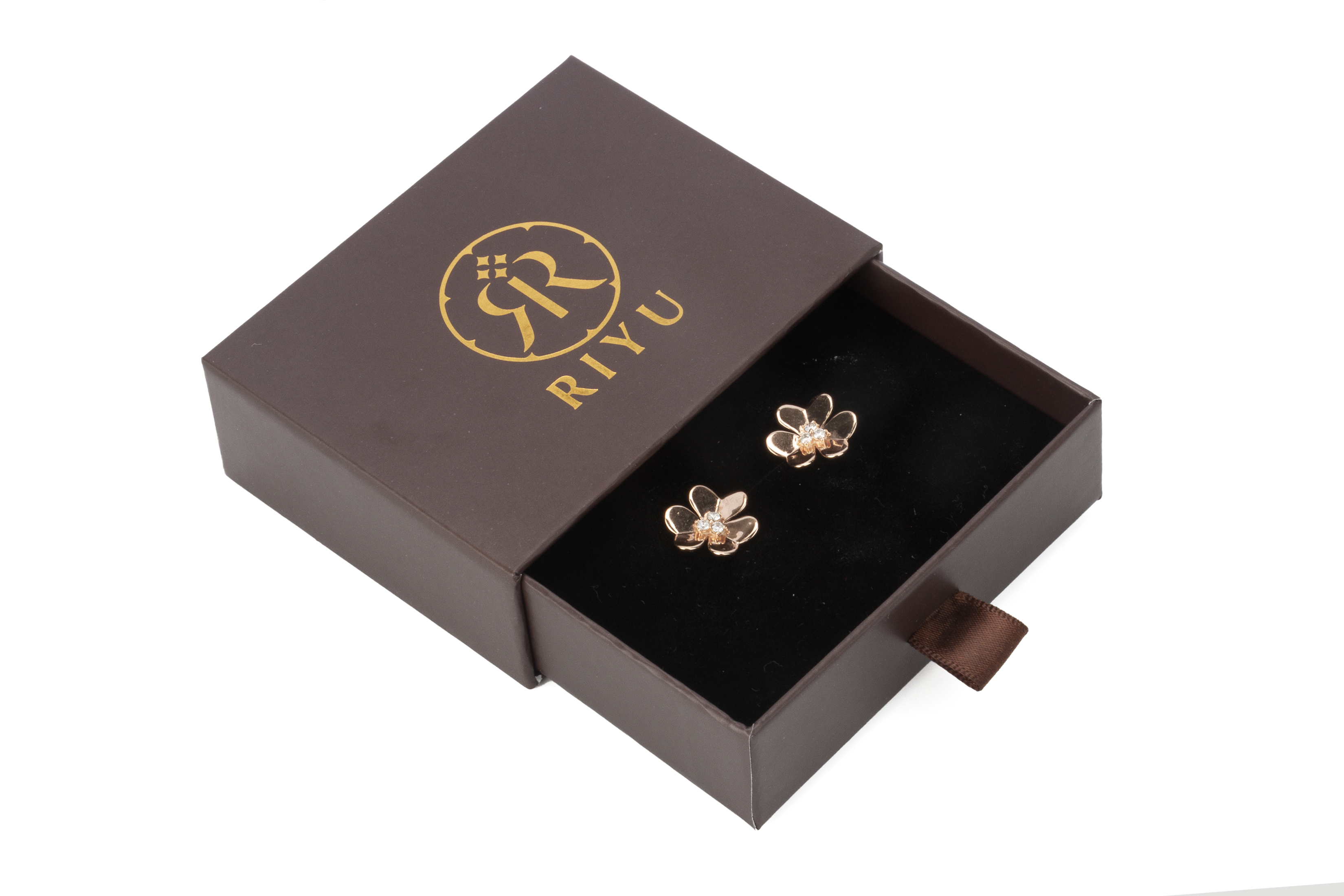 A PAIR OF GOLD AND DIAMOND FLOWER STUD EARRINGS - Image 2 of 4