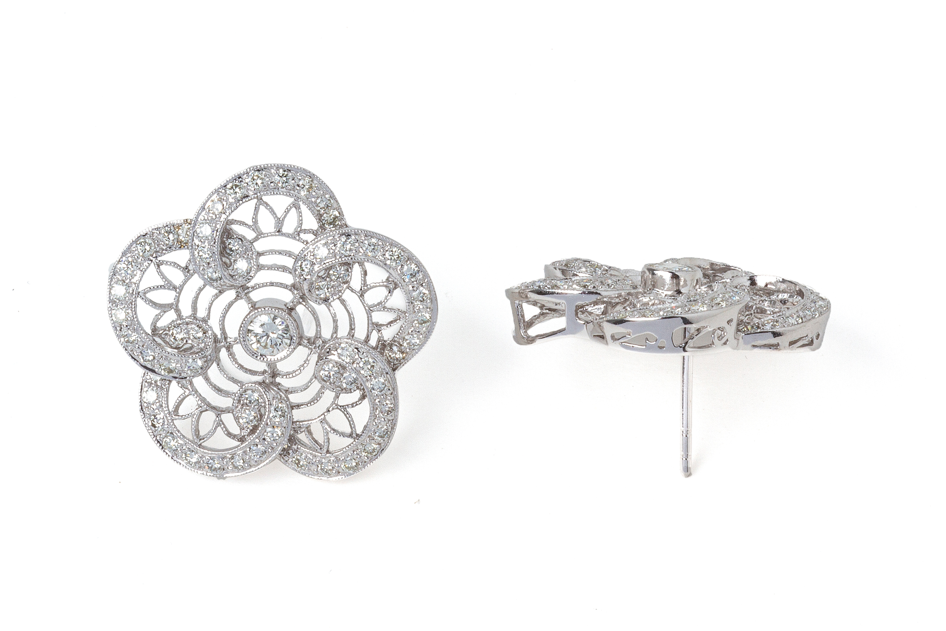 A PAIR OF DIAMOND FLOWERHEAD EARRINGS - Image 2 of 2