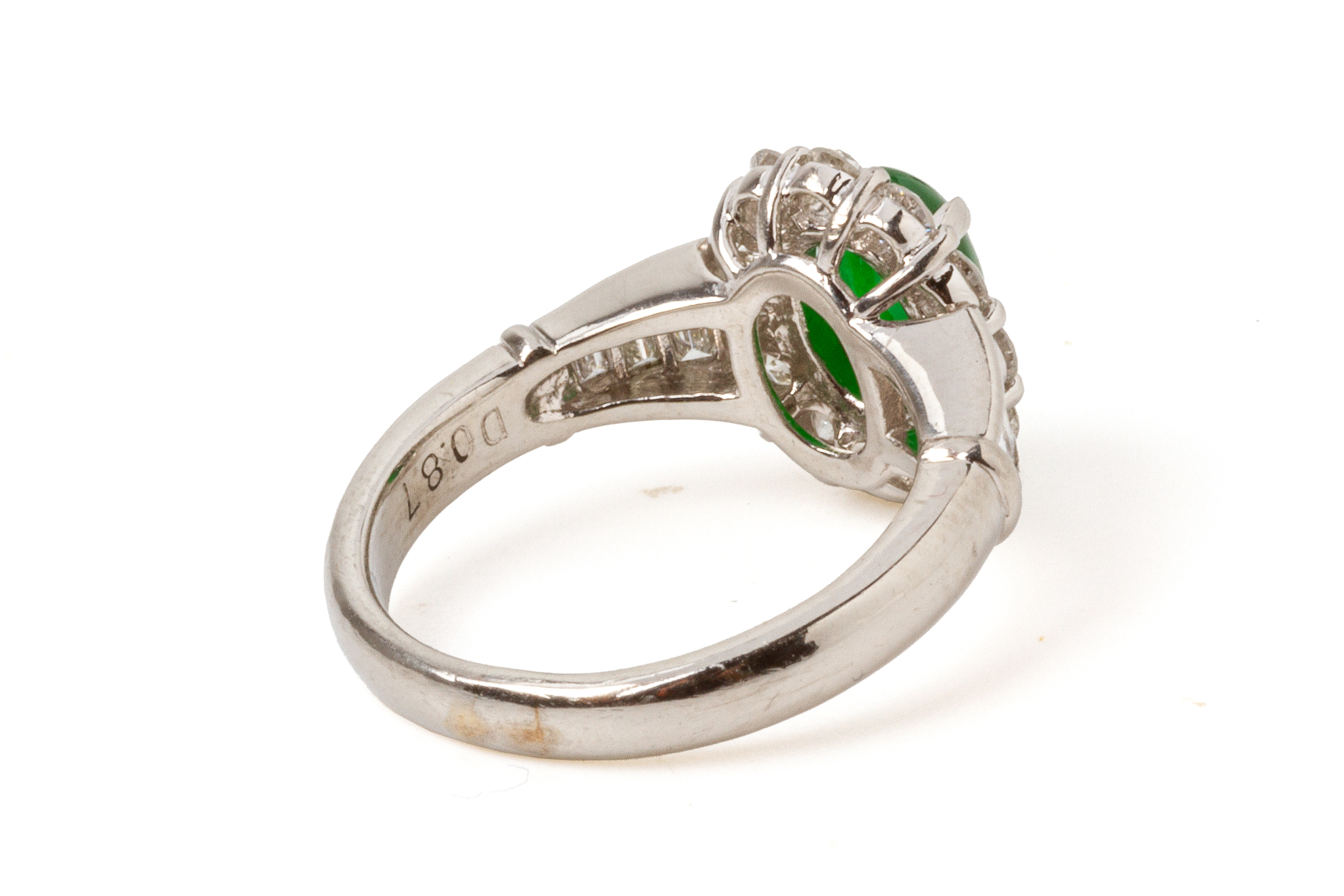 A JADEITE AND DIAMOND CLUSTER RING - Image 4 of 11