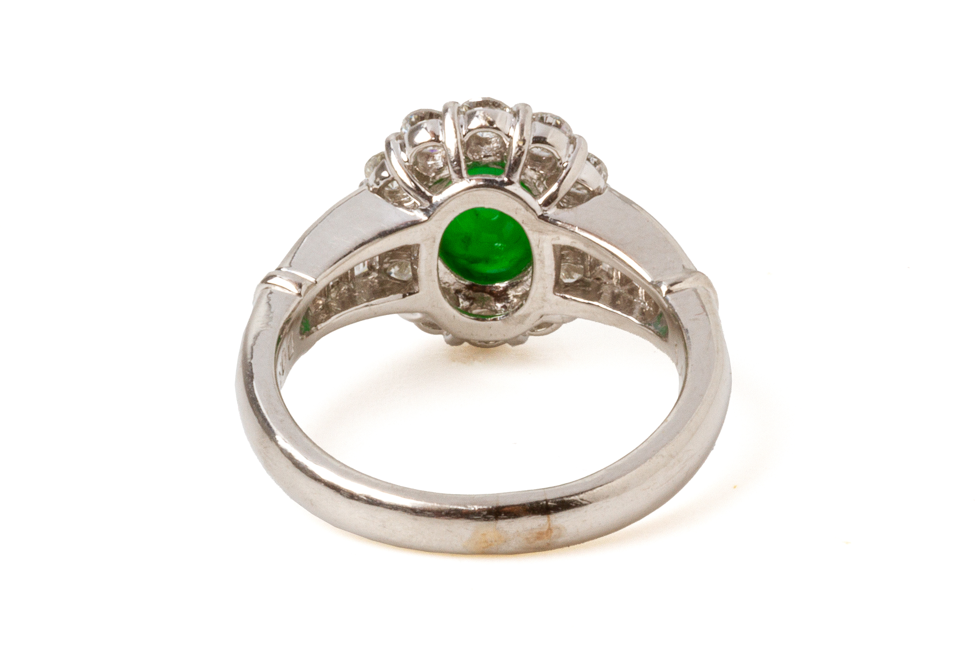 A JADEITE AND DIAMOND CLUSTER RING - Image 3 of 11