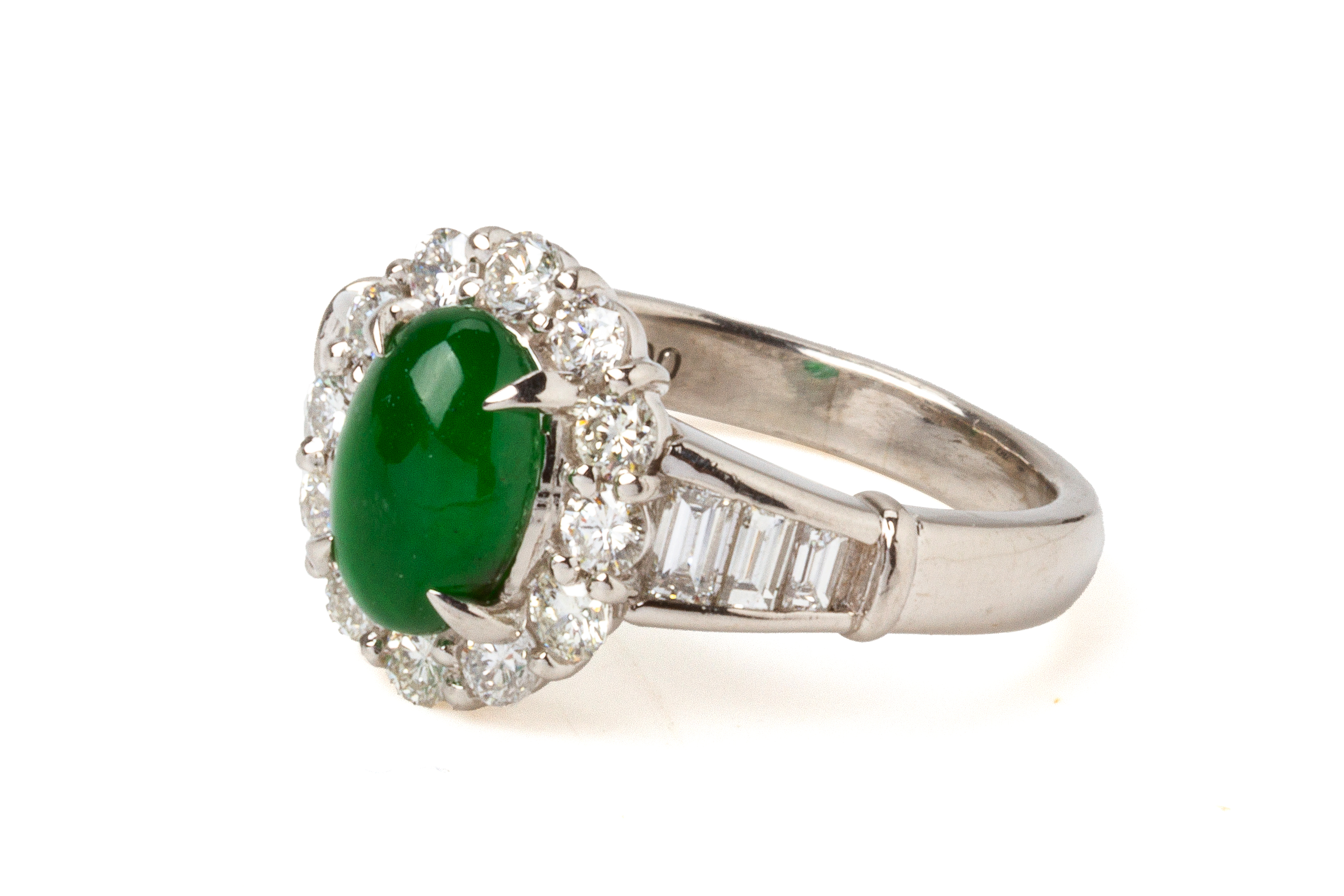 A JADEITE AND DIAMOND CLUSTER RING - Image 2 of 11