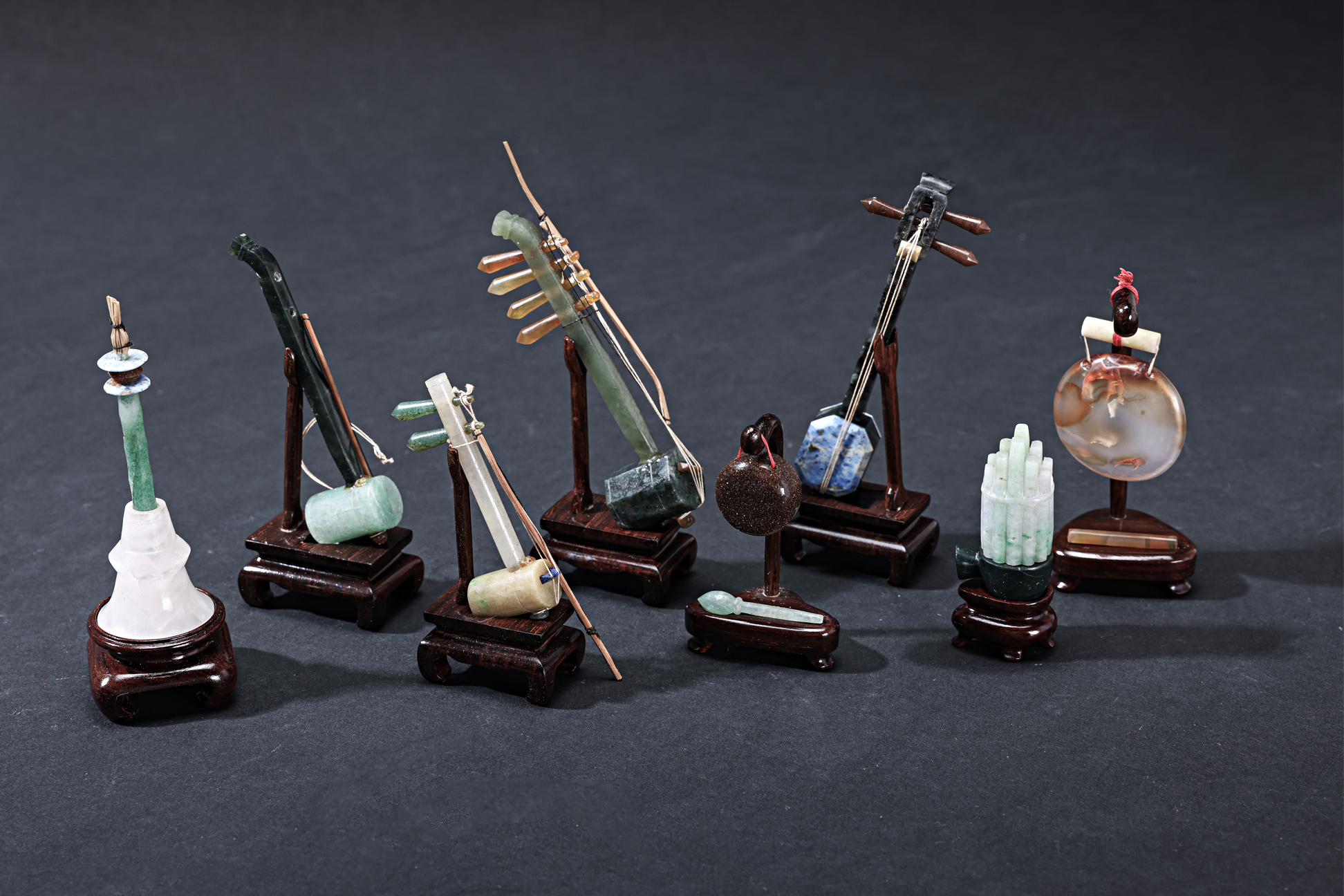 A GROUP OF MINIATURE HARDSTONE CHINESE MUSICAL INSTRUMENTS - Image 2 of 4