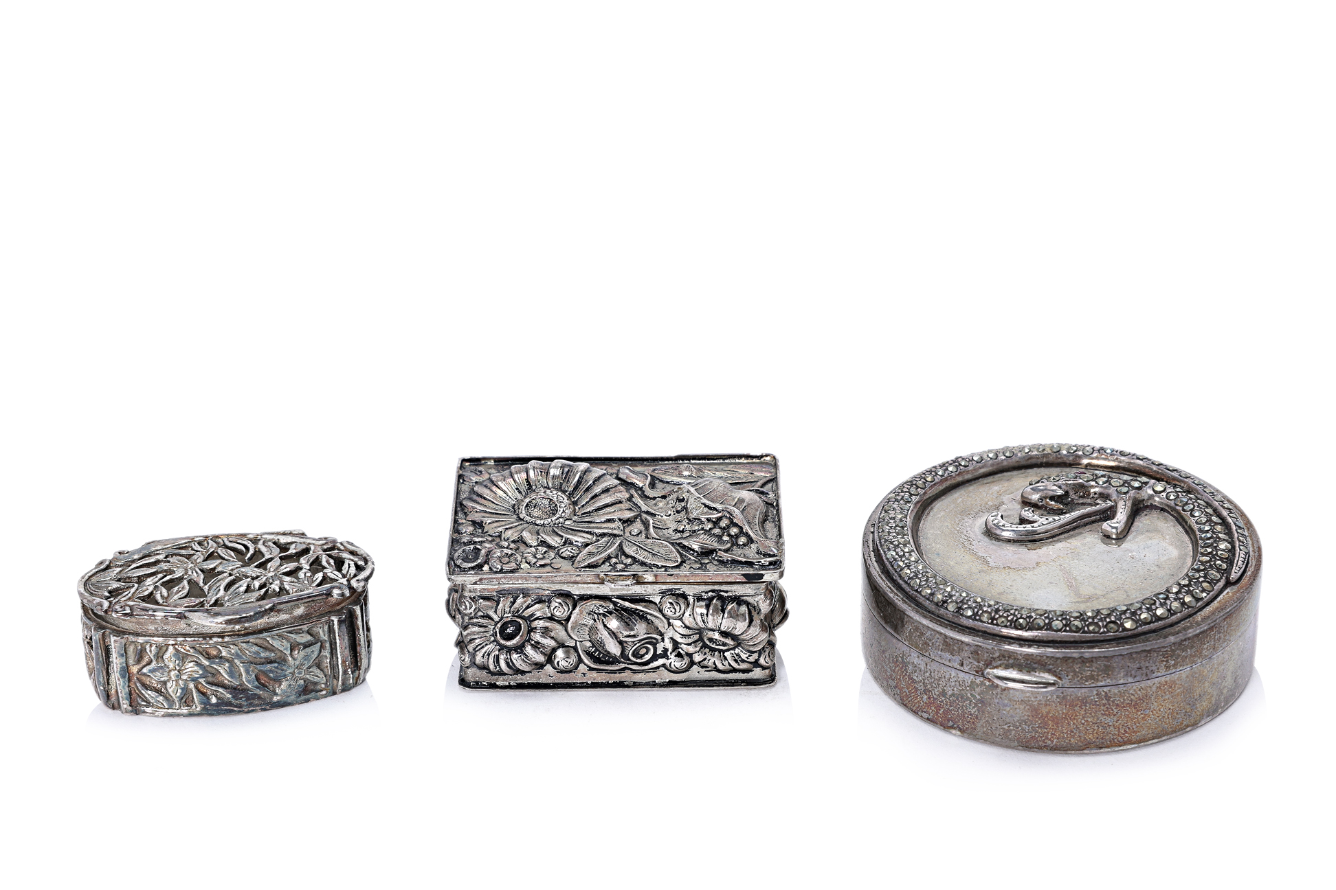 A GROUP OF THREE SILVER PILL BOXES