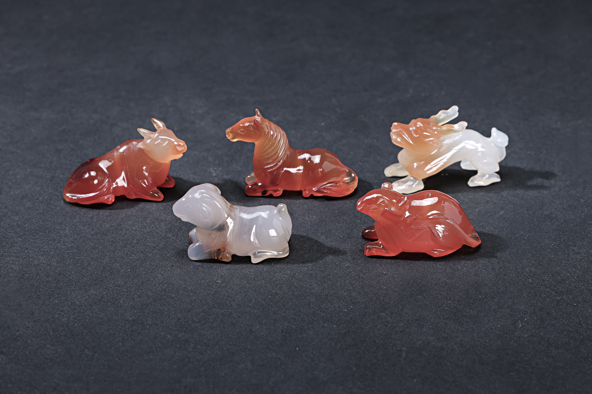 A GROUP OF MINIATURE CARVED HARDSTONE ZODIAC ANIMALS - Image 3 of 4