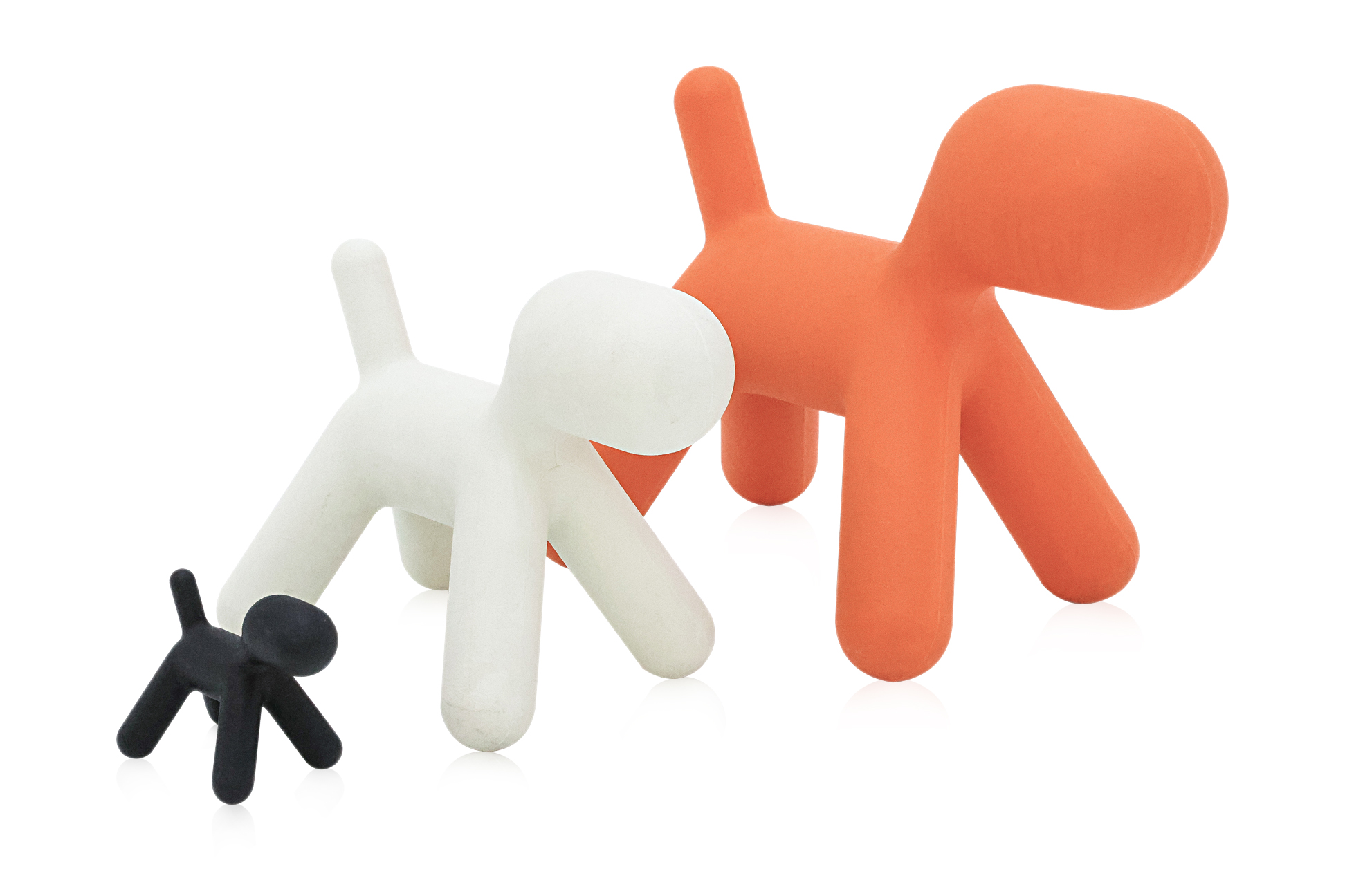 A GROUP OF FIVE MAGIS "ME TOO" PUPPY SCULPTURES - Image 3 of 3
