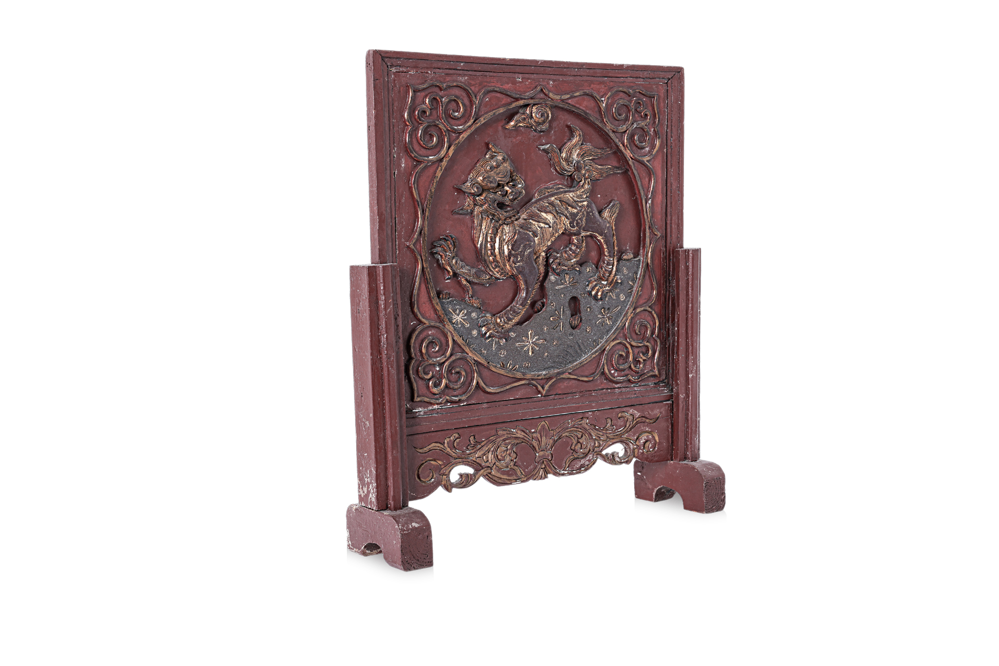 A CARVED AND PARCEL GILT WOOD TABLE SCREEN - Image 2 of 3