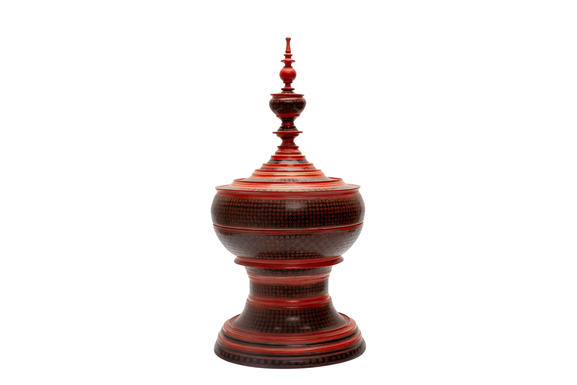 A LARGE BURMESE LACQUER HSUN OK OFFERING VESSEL