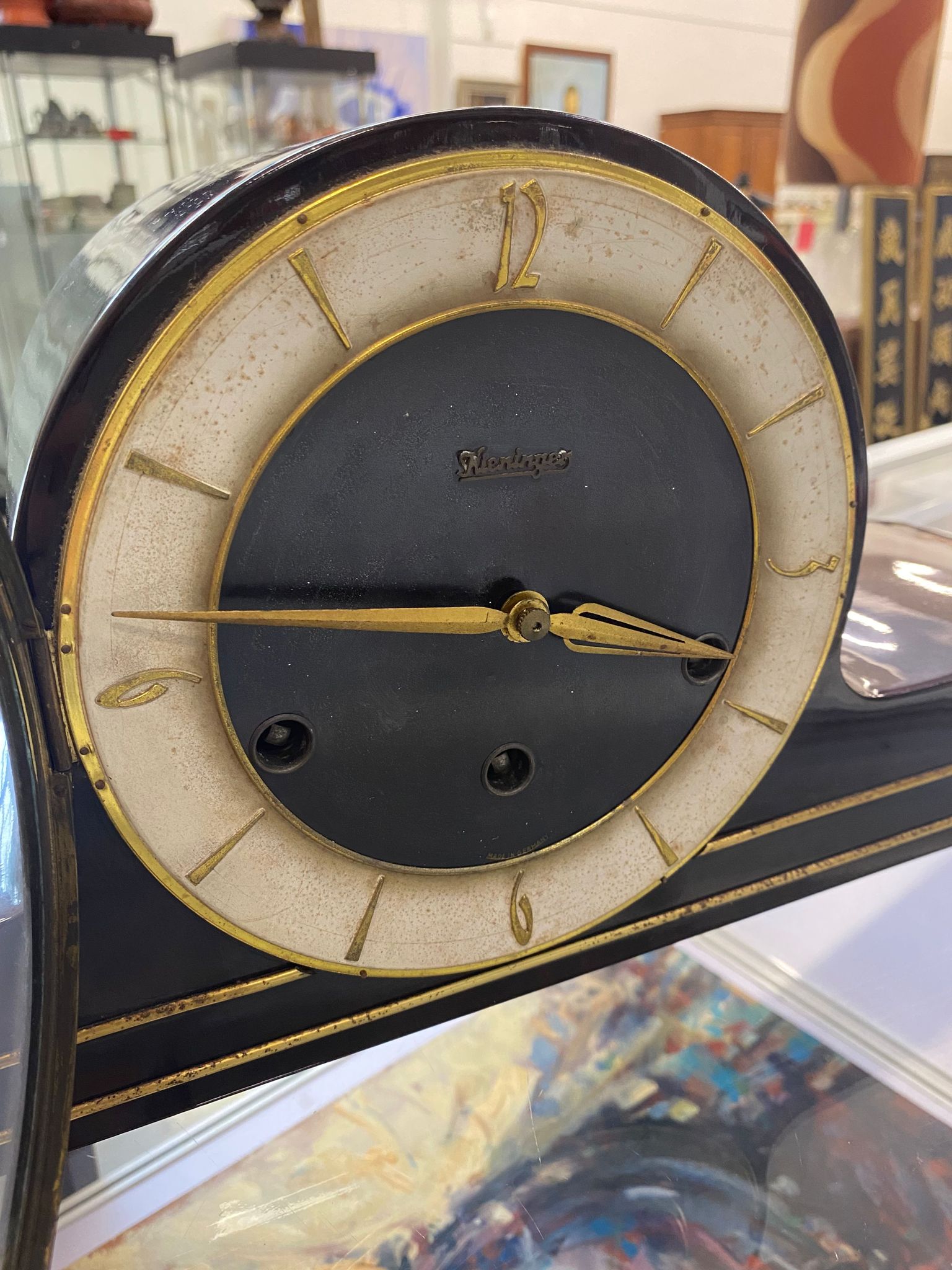 A KIENINGER CHIMING MANTEL CLOCK - Image 6 of 11