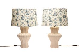 A PAIR OF LARGE CERAMIC TABLE LAMPS