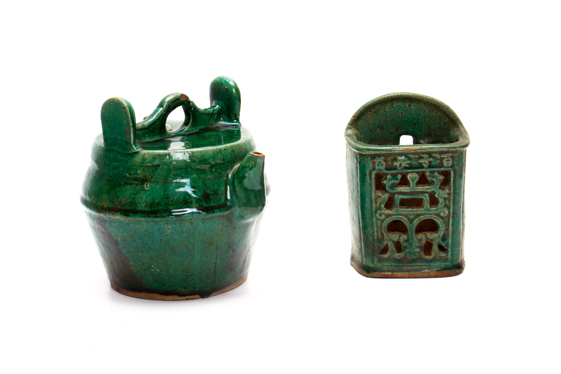 A GROUP OF CHINESE GREEN GLAZED POTTERY ITEMS - Image 2 of 2