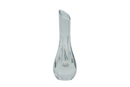 A BACCARAT CRYSTAL BUD VASE