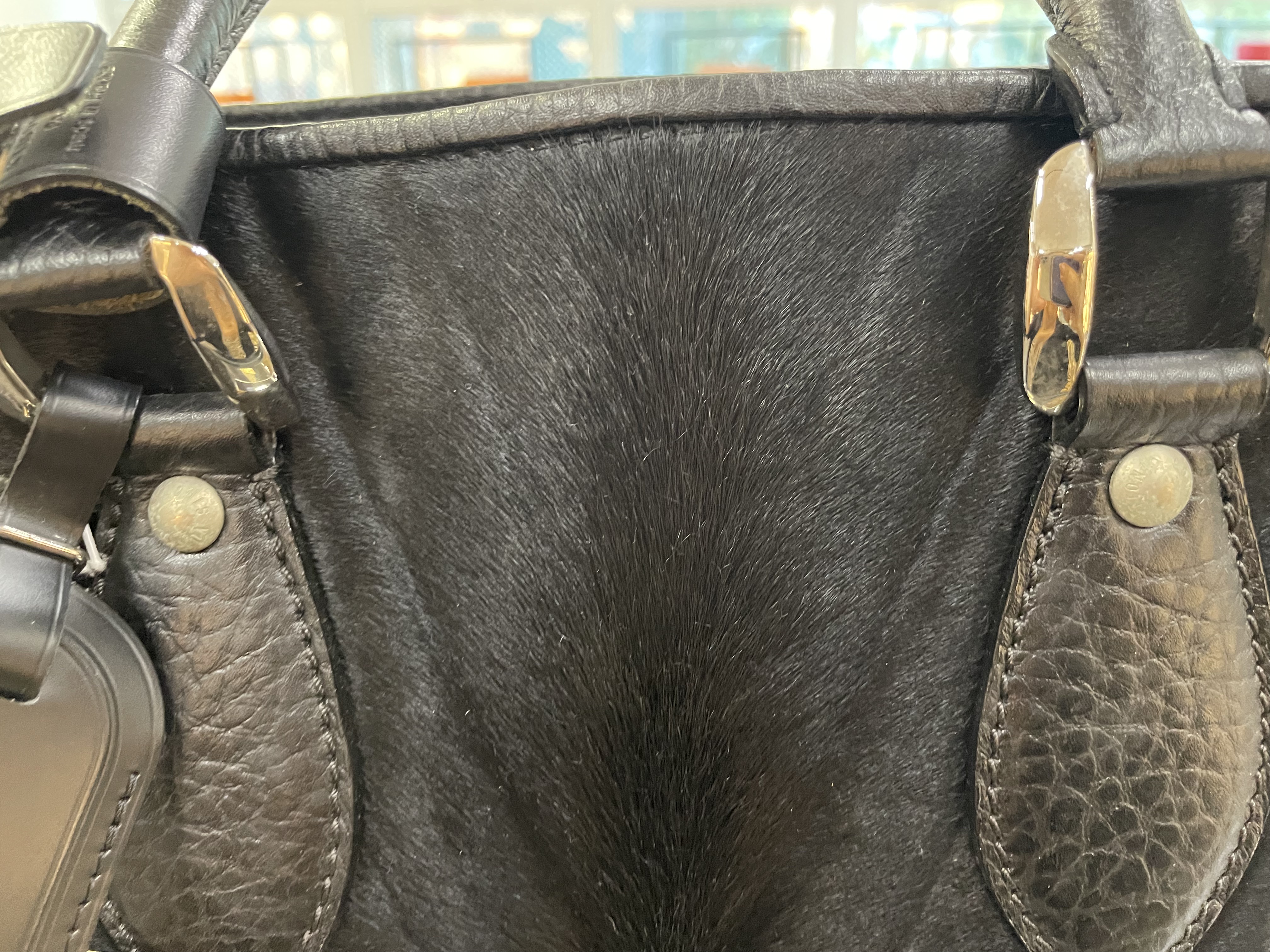 A LOUIS VUITTON BLACK PONYSKIN TOTE - Image 7 of 8