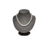 A CULTURED PEARL NECKLACE