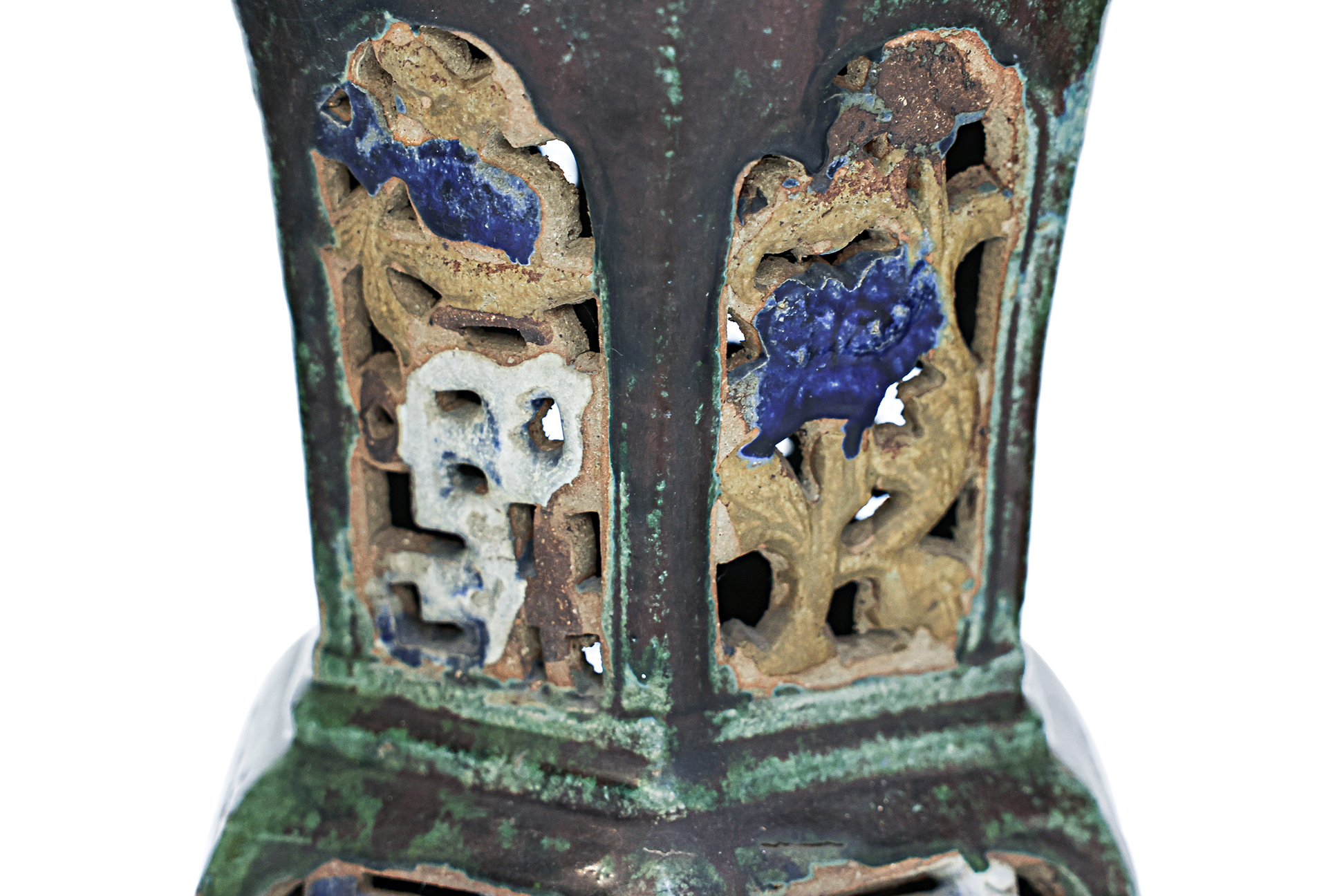 A GROUP OF THREE GLAZED POTTERY JARDINERE STANDS - Image 4 of 4