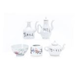 A GROUP OF FAMILLE ROSE PORCELAIN ITEMS