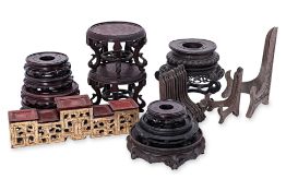 AN ASSORTED GROUP OF LACQUERED AND WOOD STANDS
