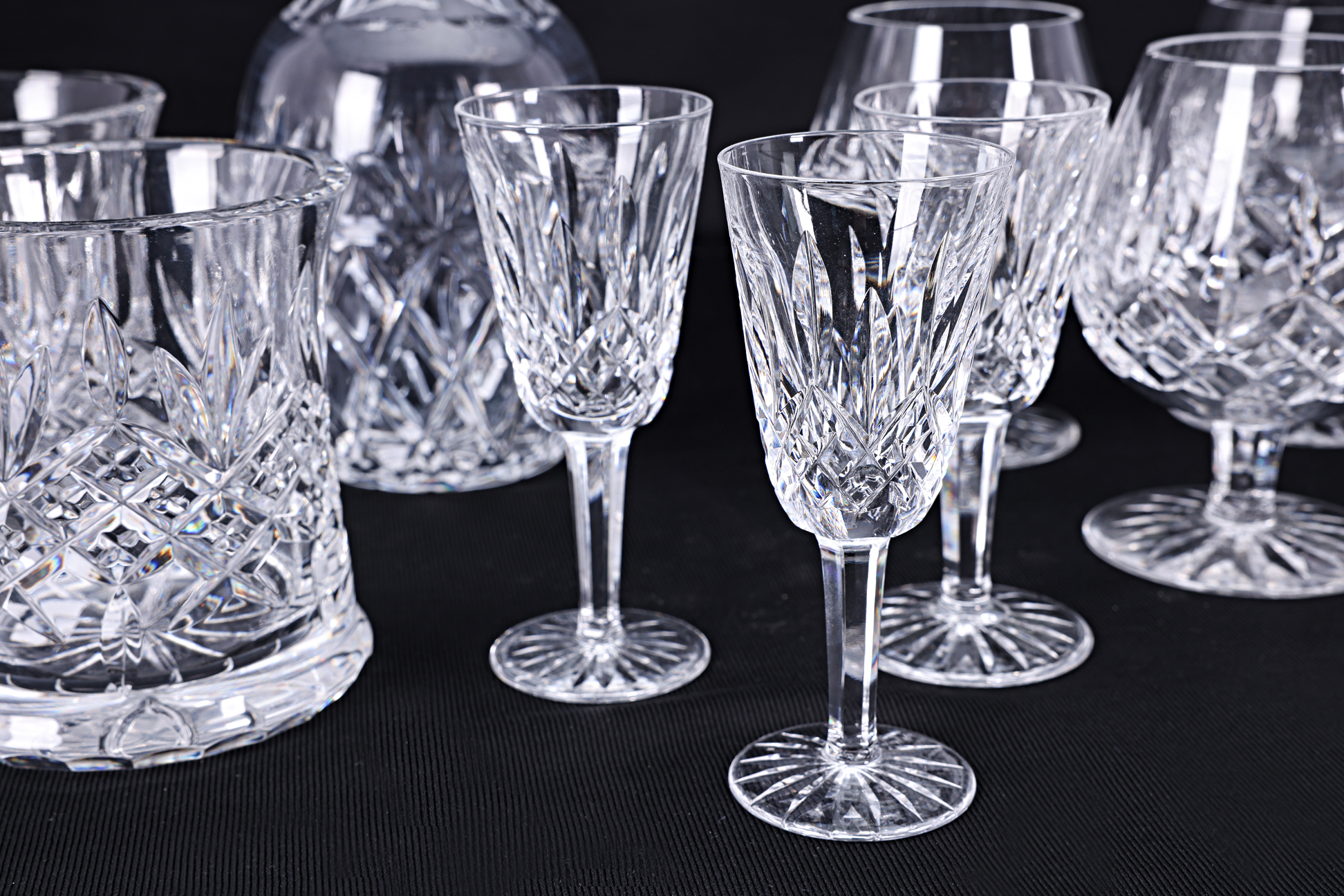 A GROUP OF WATERFORD CRYSTAL AND OTHER TABLE GLASS - Image 3 of 5