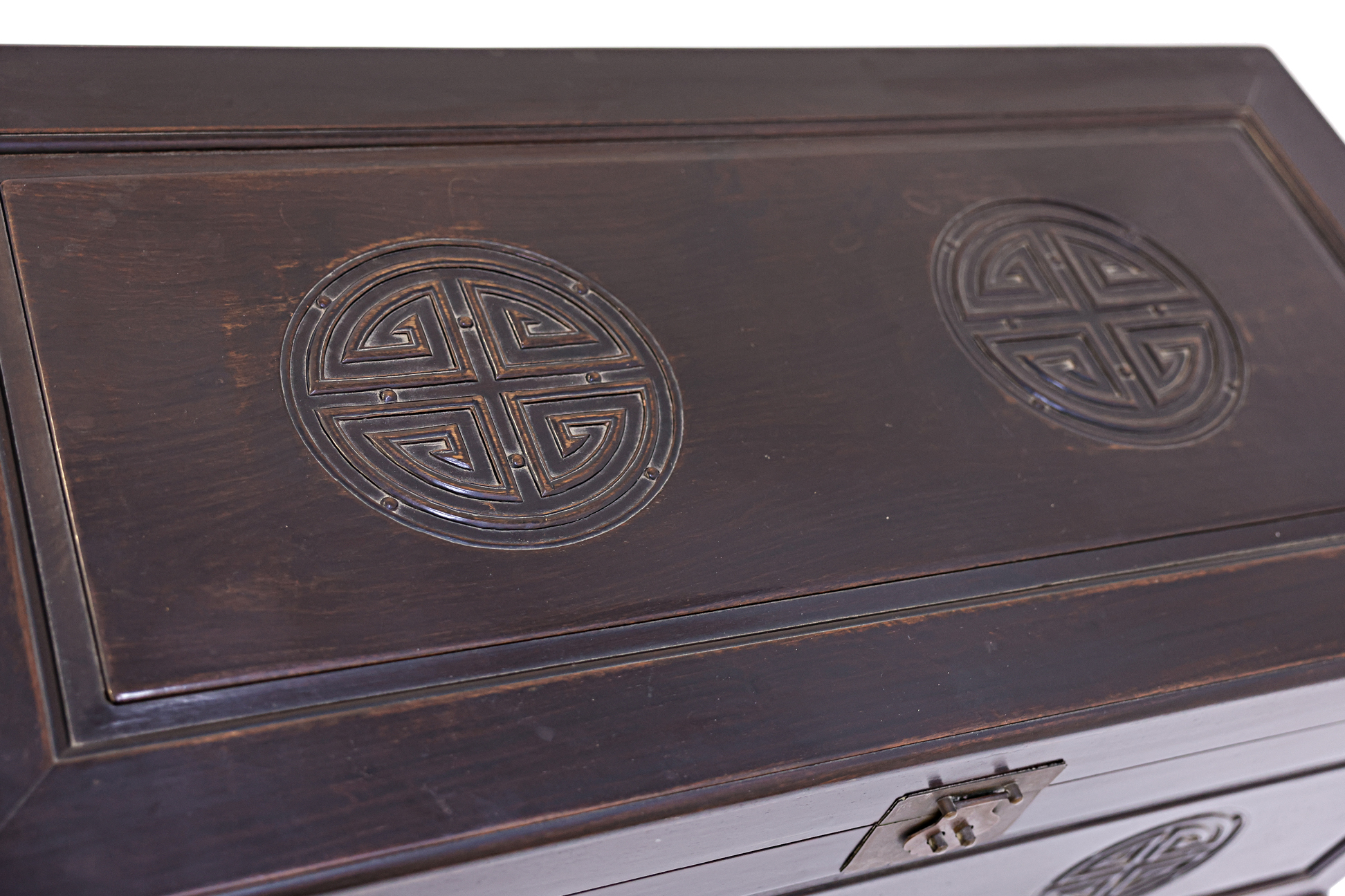 A CHINESE HARDWOOD AND CAMPHOR CHEST - Image 3 of 3