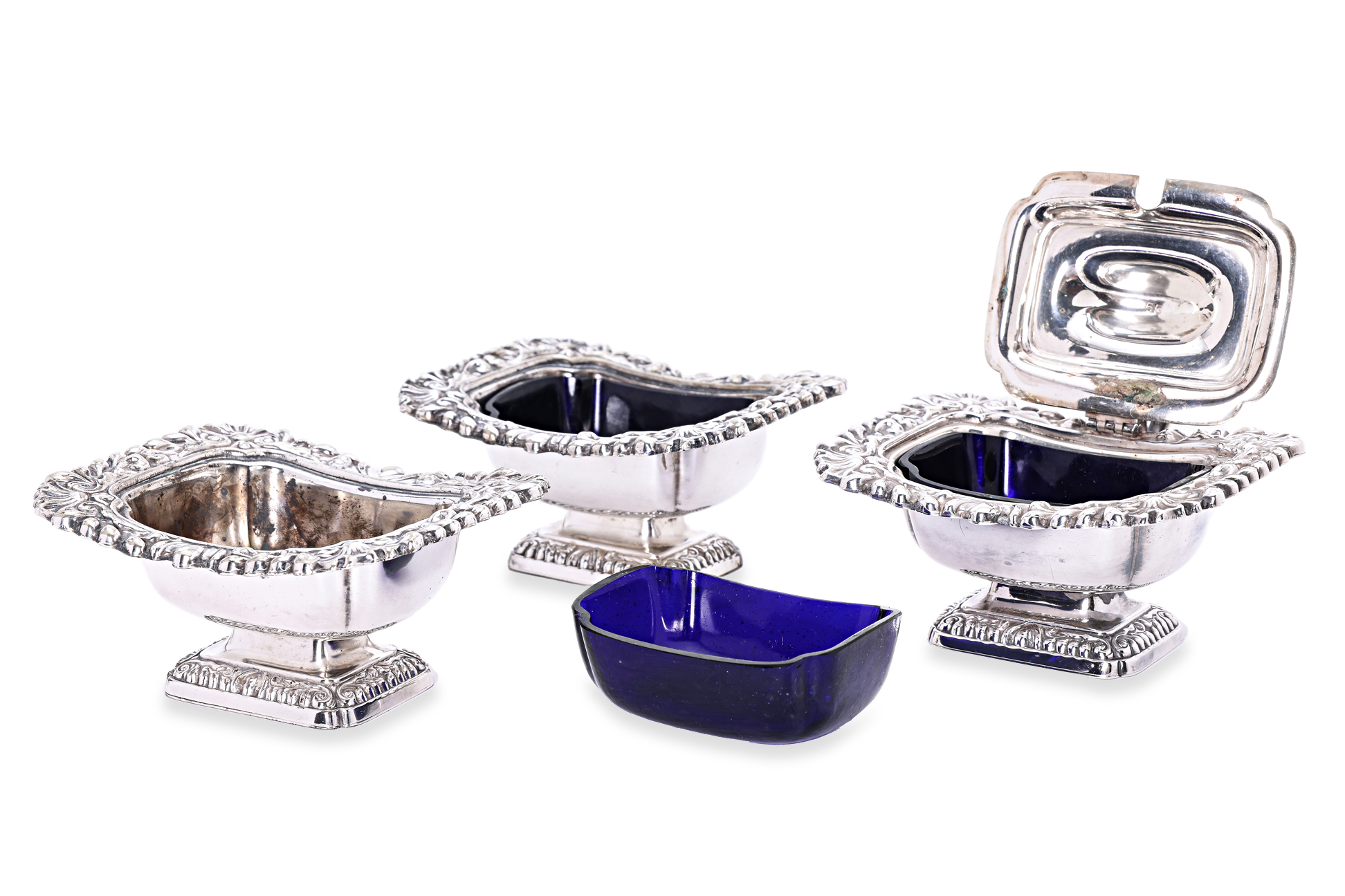 AN ENGLISH SILVER PLATED FIVE PIECE CONDIMENT SET - Image 2 of 3