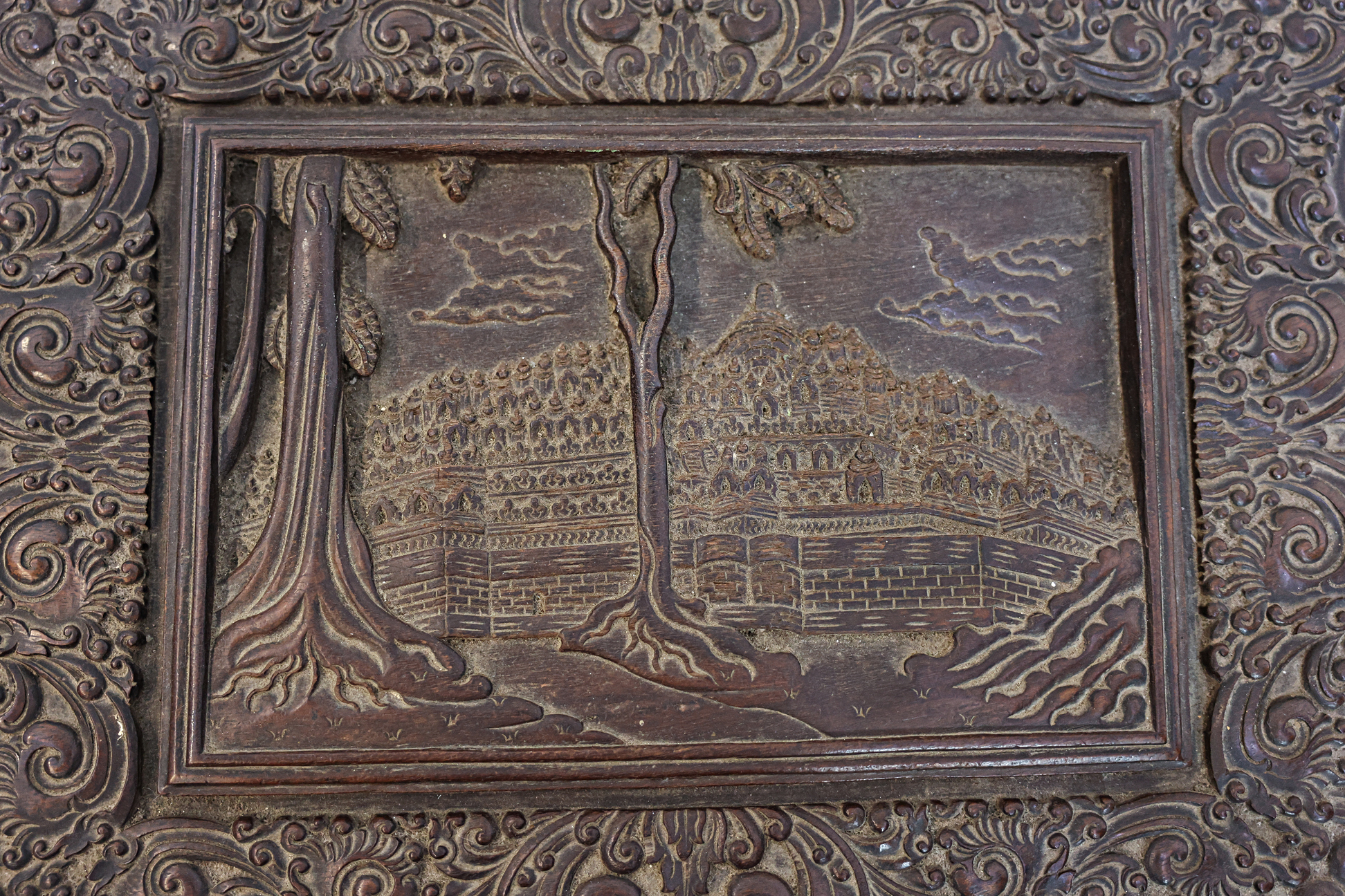 A HARDWOOD SOUTH EAST ASIAN SEWING BOX (FOR RESTORATION) - Image 2 of 4