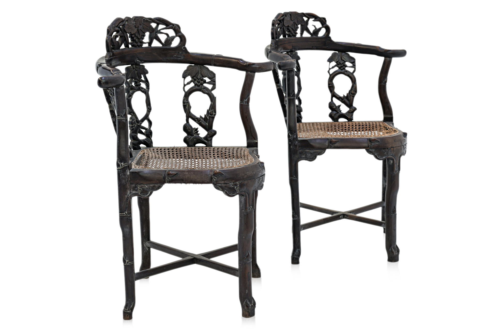 A PAIR OF CHINESE BLACKWOOD CORNER CHAIRS - Image 2 of 3