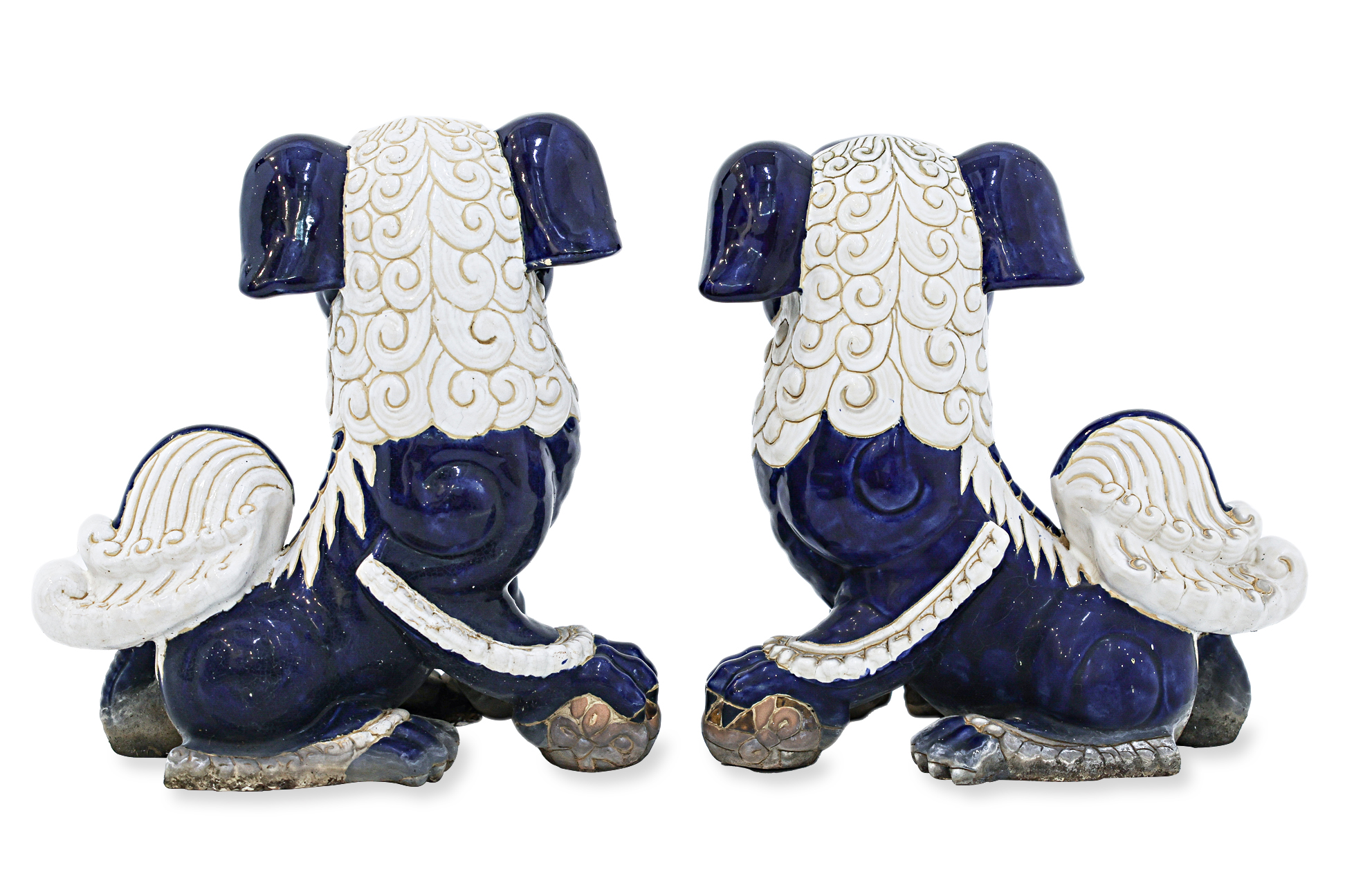 A PAIR OF CERAMIC FOO DOGS - Image 2 of 3