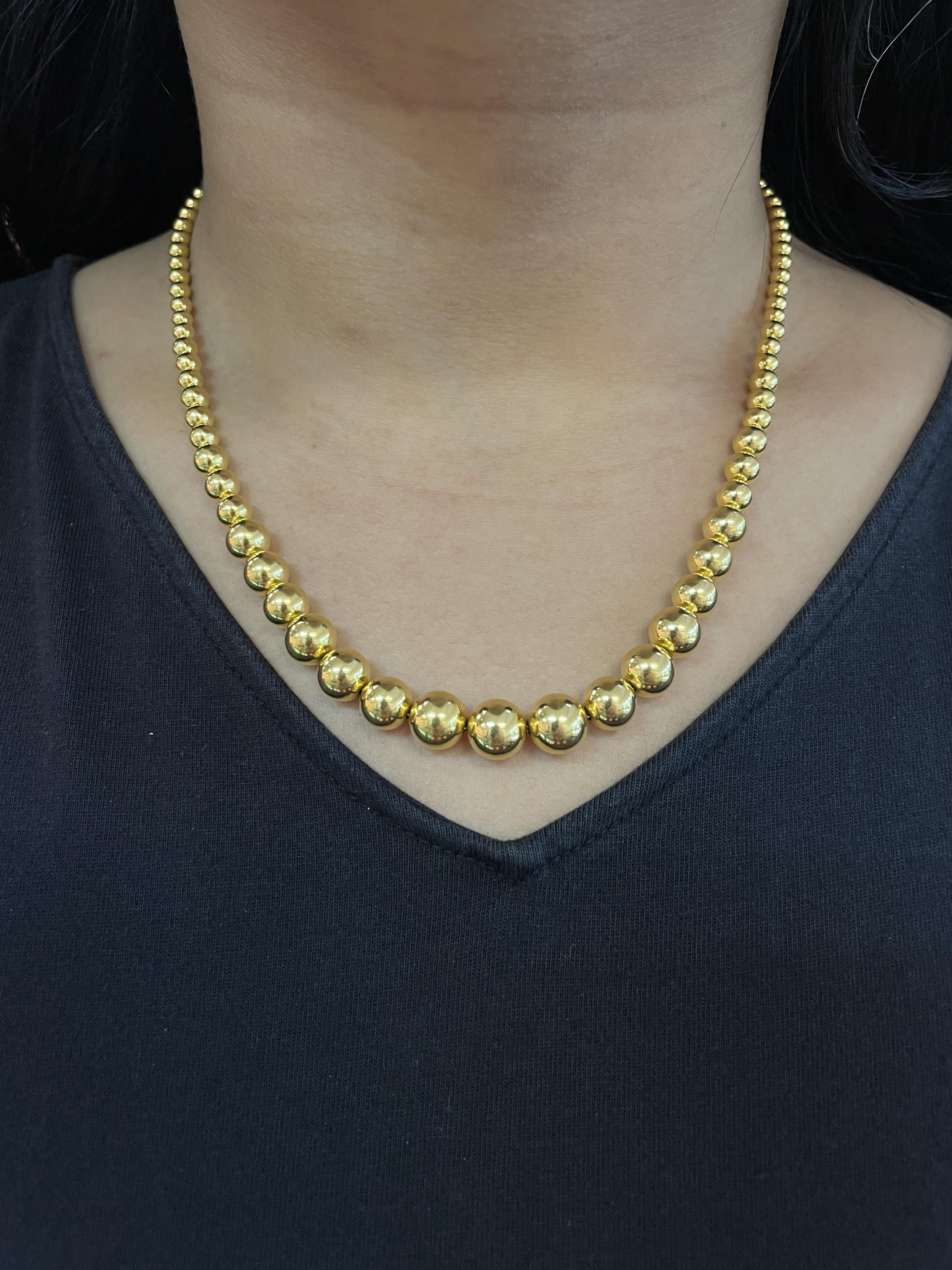 A GRADUATED GOLD BEAD NECKLACE - Image 4 of 4